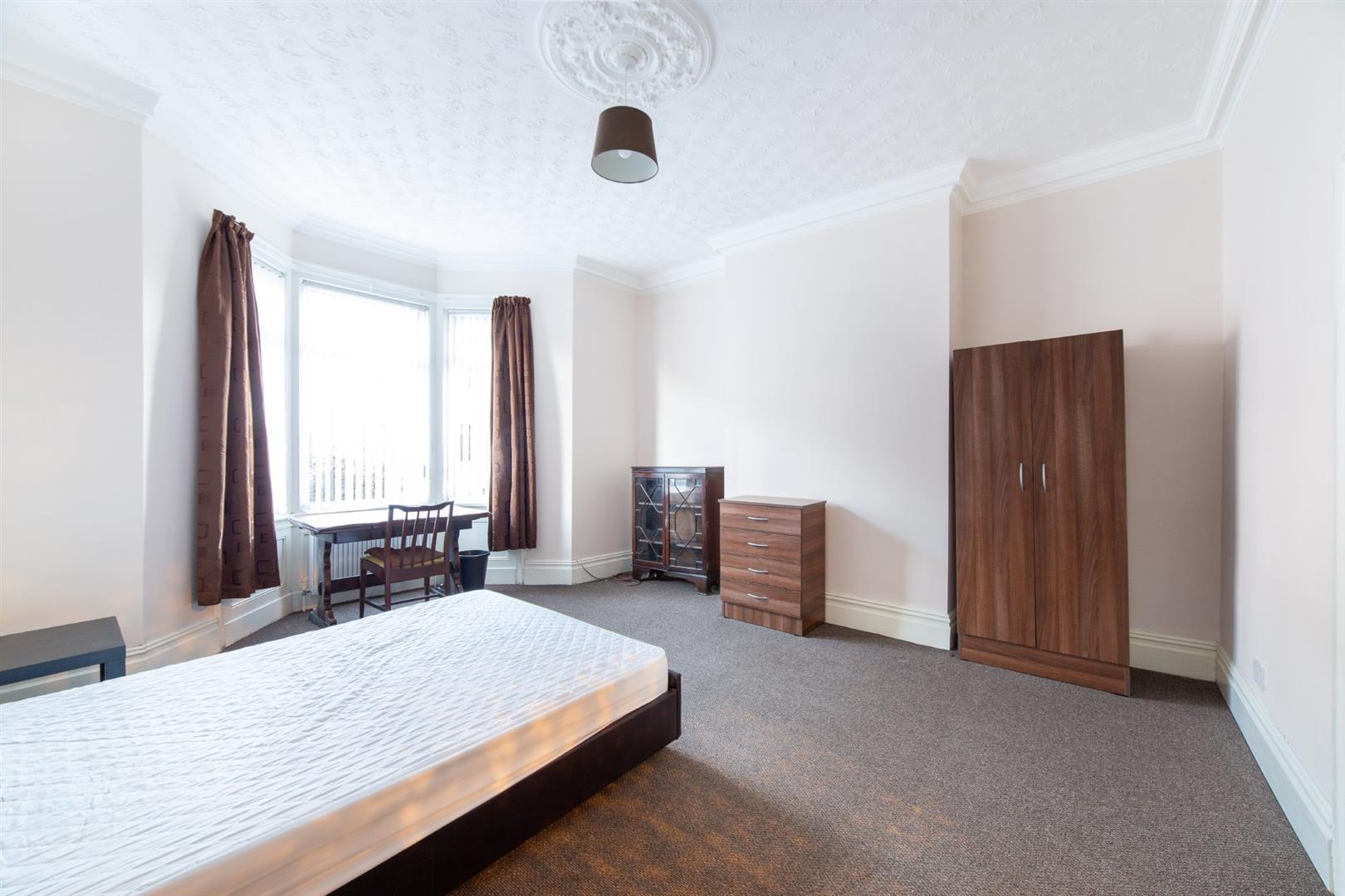 2 bed flat to rent in Glenthorn Road, Jesmond 2