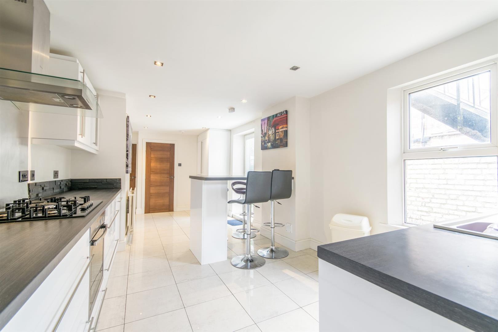 6 bed terraced house to rent in Rothbury Terrace, Heaton  - Property Image 4