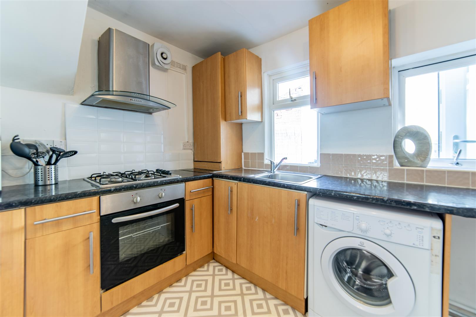 2 bed flat to rent in William Street, South Gosforth  - Property Image 3