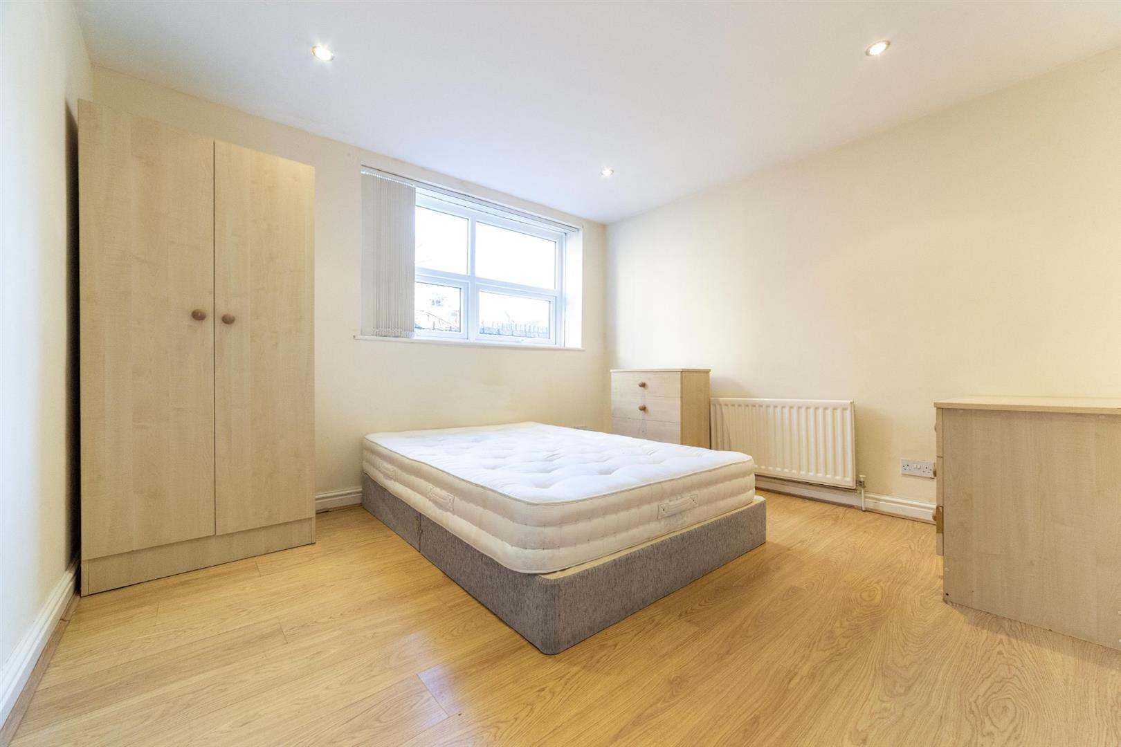3 bed apartment to rent in Rothbury Terrace, Heaton  - Property Image 10