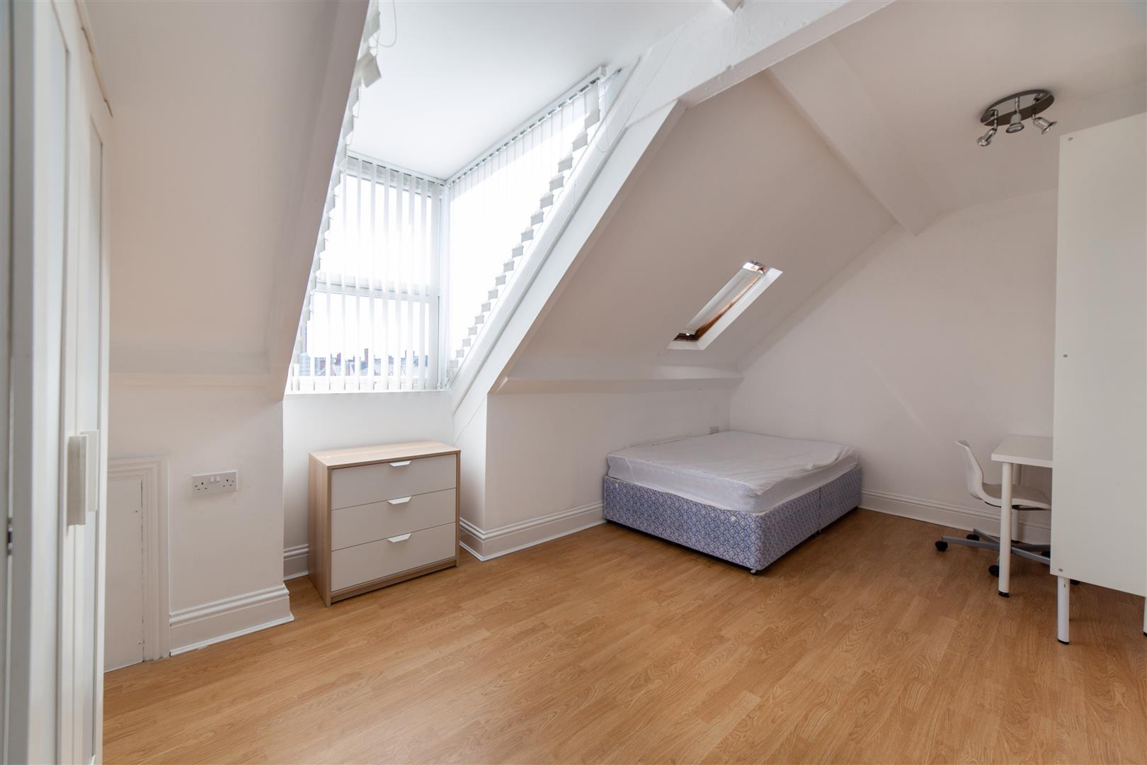 6 bed maisonette to rent in Simonside Terrace, Heaton 5