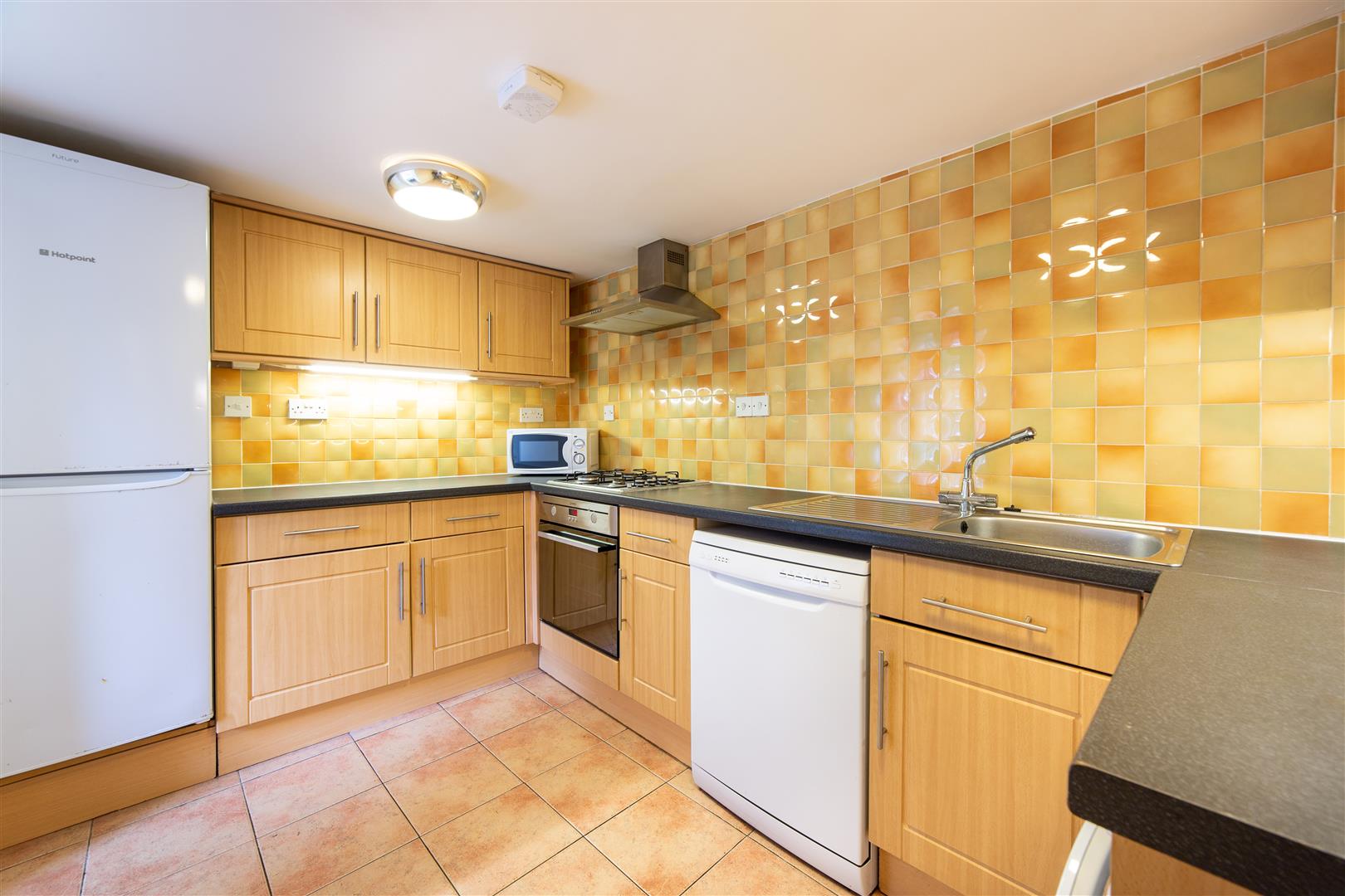 3 bed end of terrace house to rent in Heaton Place, Newcastle Upon Tyne - Property Image 1
