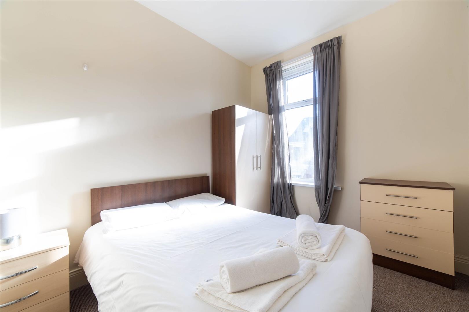 3 bed flat to rent in Hazelwood Avenue, Jesmond  - Property Image 5