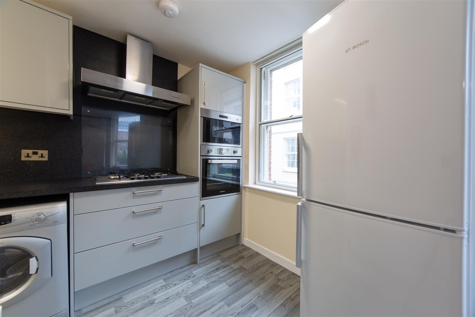 4 bed apartment to rent in Fenkle Street, City Centre 3