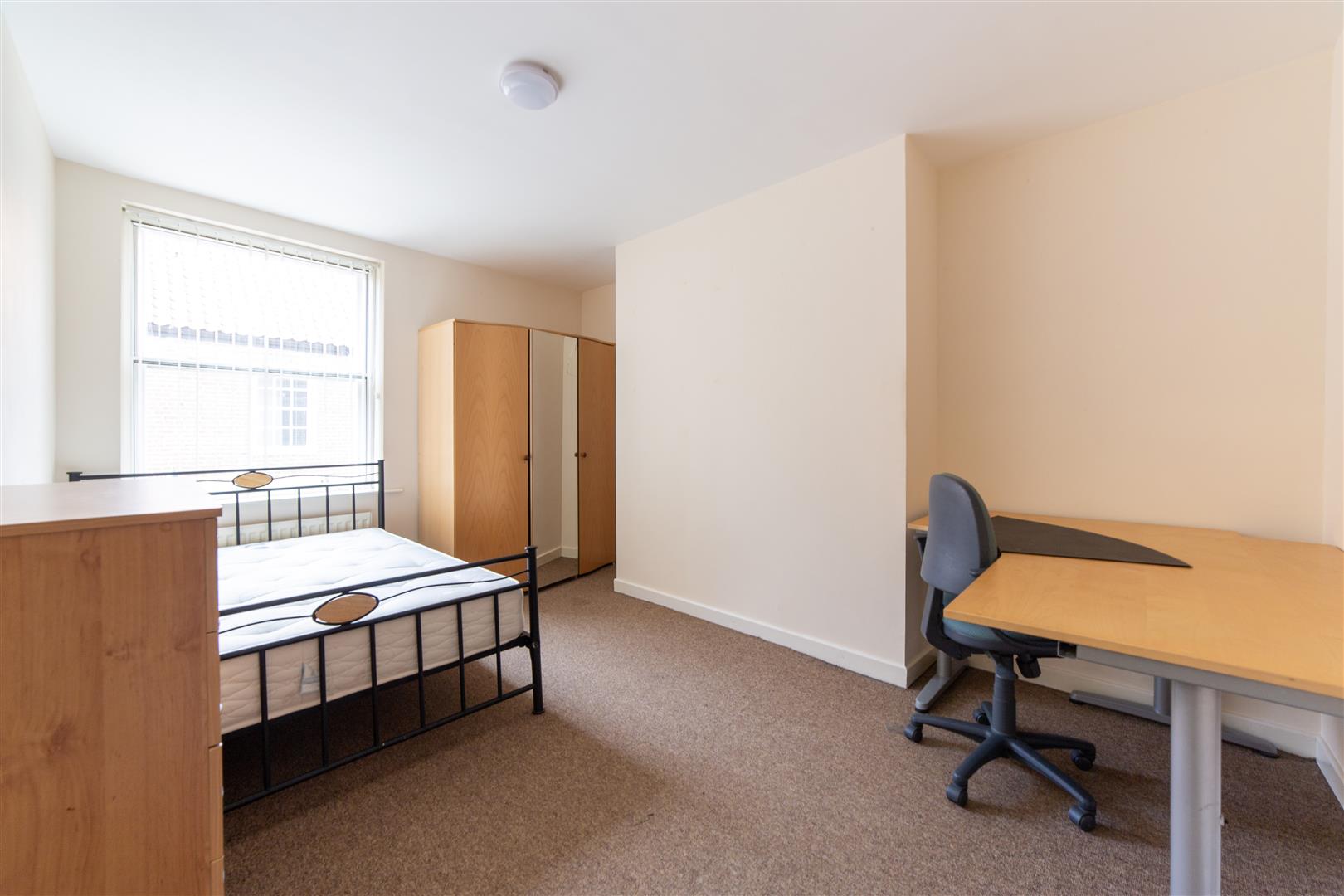 4 bed apartment to rent in Fenkle Street, Newcastle Upon Tyne 6