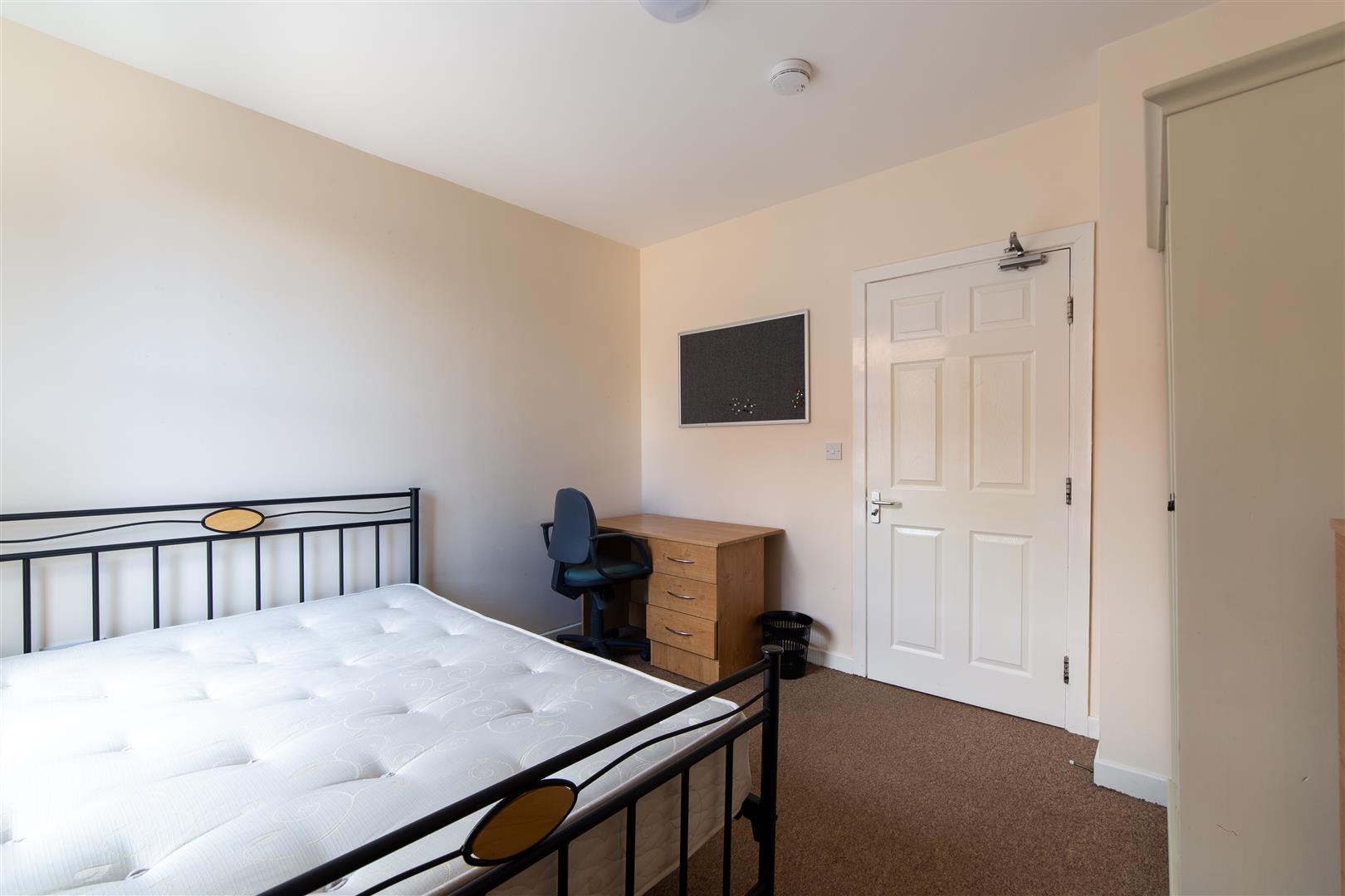 4 bed apartment to rent in Fenkle Street, Newcastle Upon Tyne 9