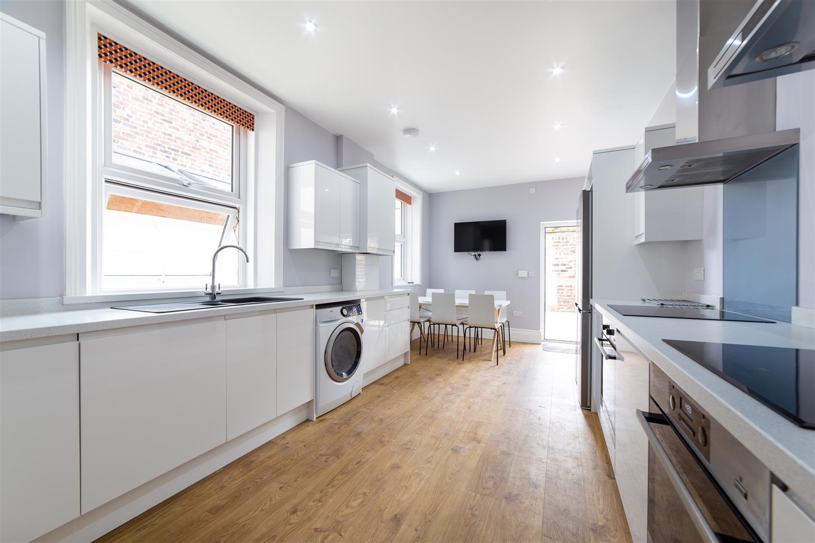6 bed terraced house to rent in Holly Avenue, Jesmond  - Property Image 4