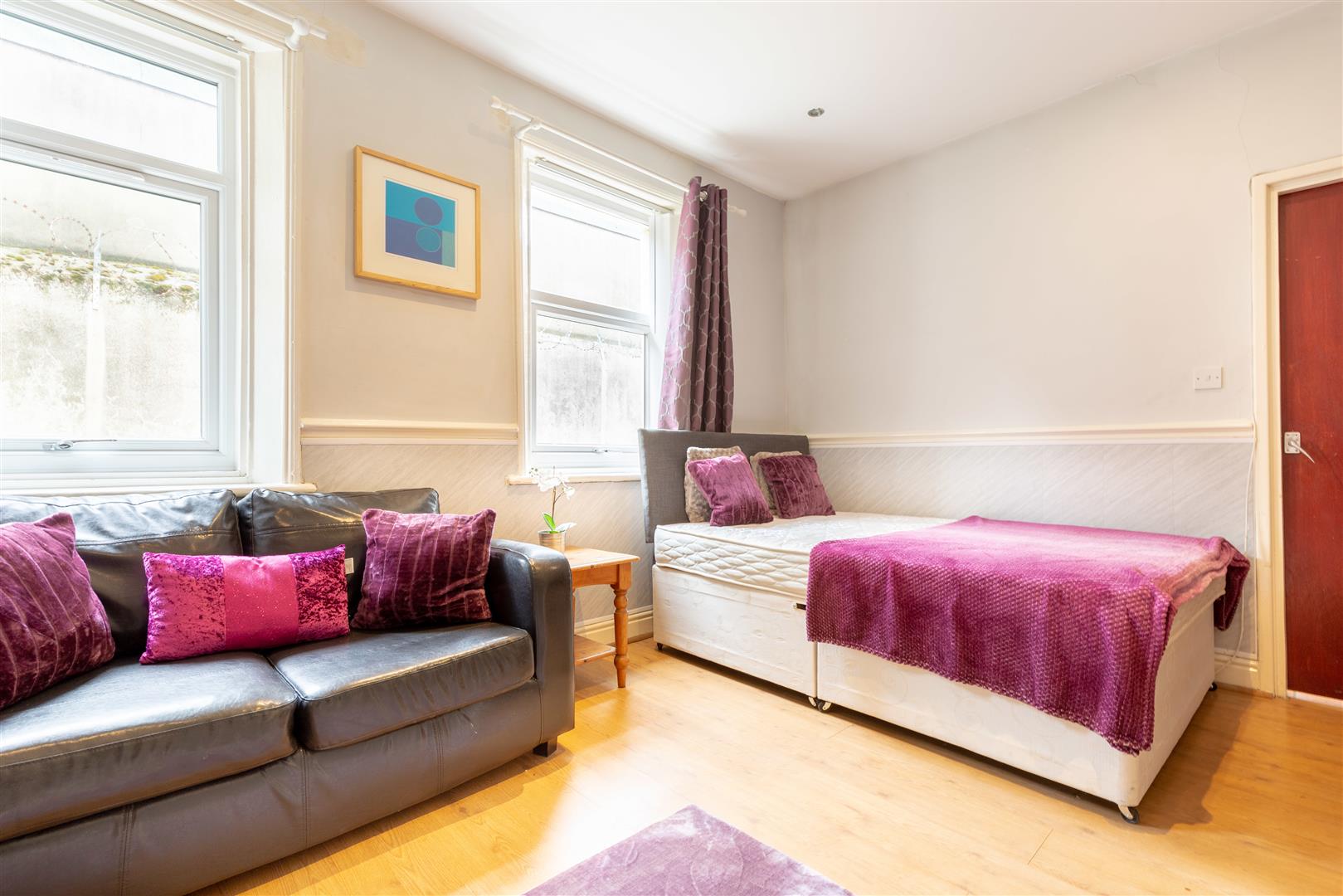 1 bed studio flat to rent in Westgate Road, City Centre - Property Image 1