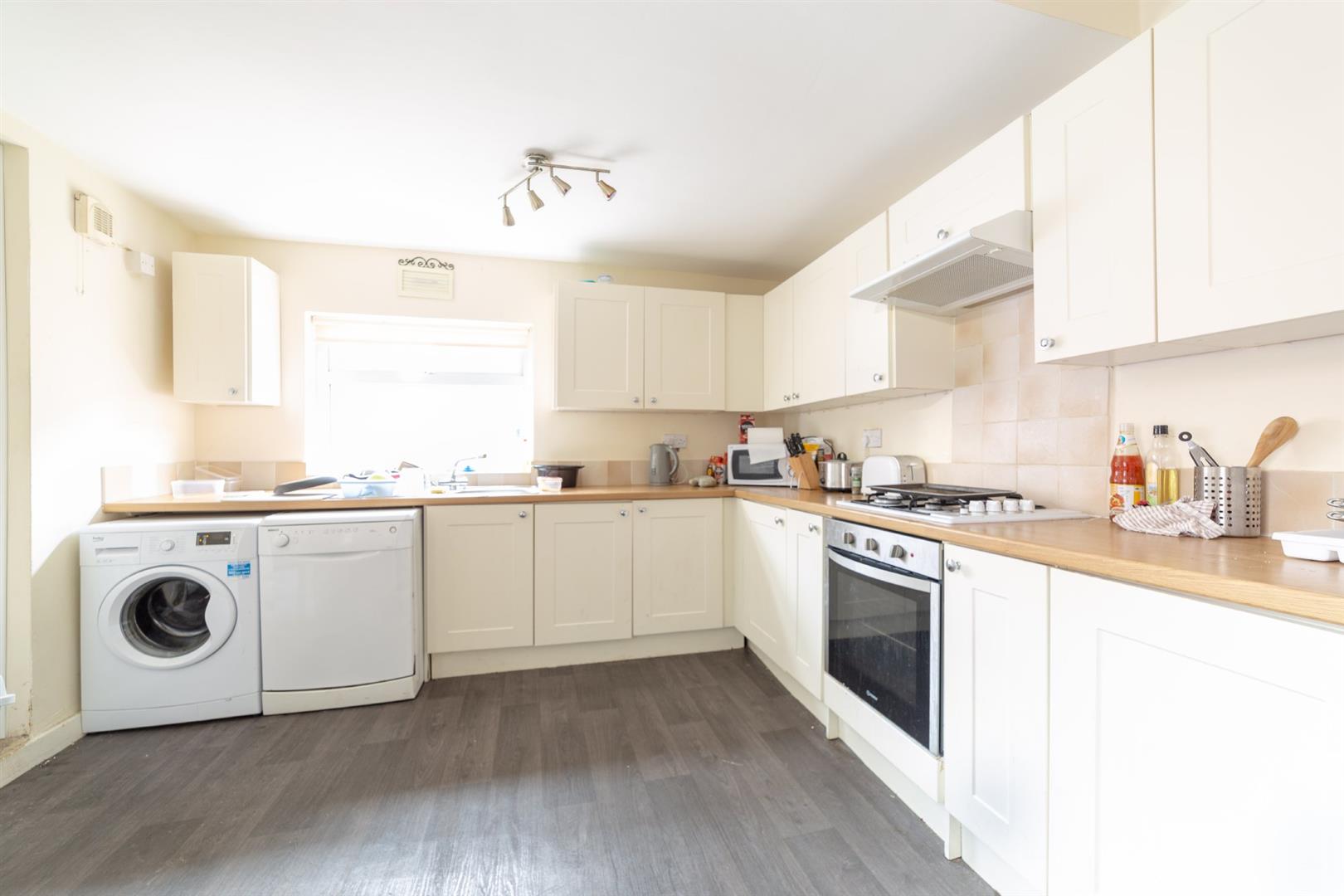 4 bed terraced house to rent in Chillingham Road, Heaton  - Property Image 6