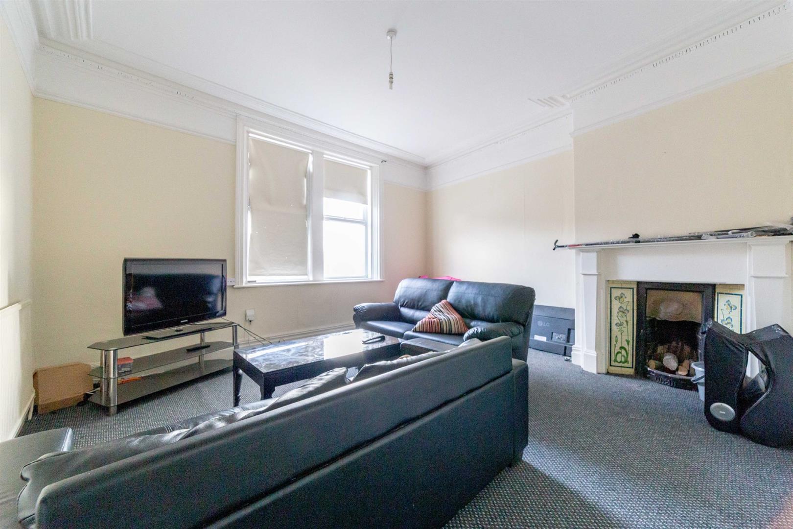 4 bed terraced house to rent in Chillingham Road, Heaton  - Property Image 2