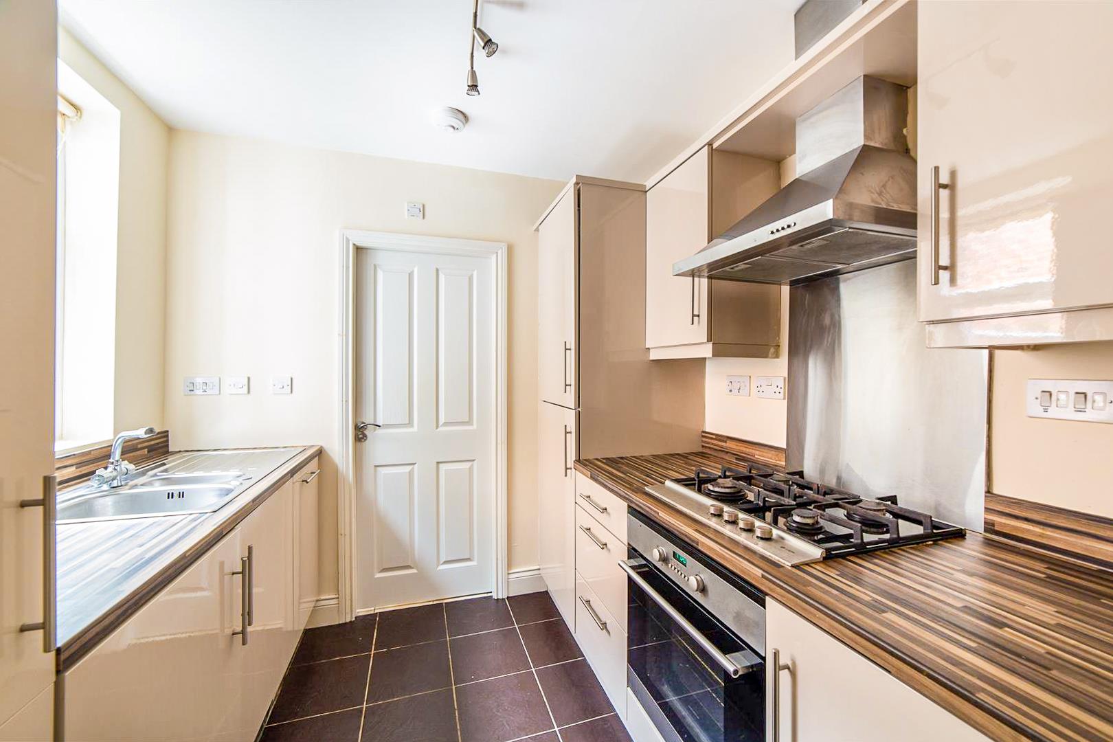 2 bed flat to rent in Addycombe Terrace, Heaton 5