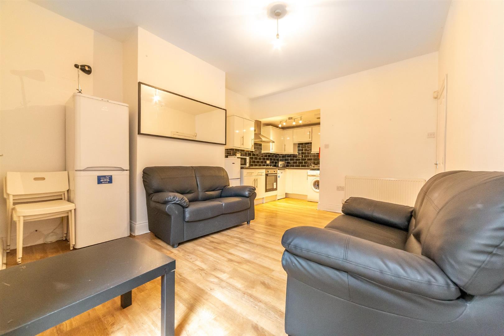 3 bed flat to rent in Greystoke Avenue, Newcastle Upon Tyne - Property Image 1