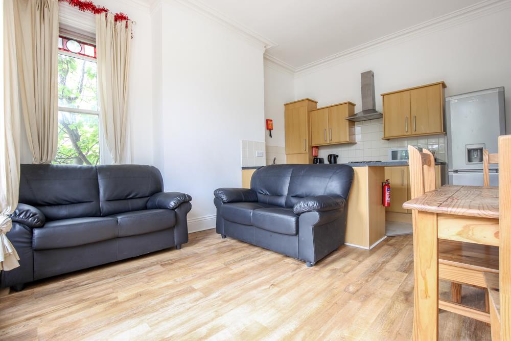 3 bed apartment to rent in Grosvenor Place, Jesmond, NE2 
