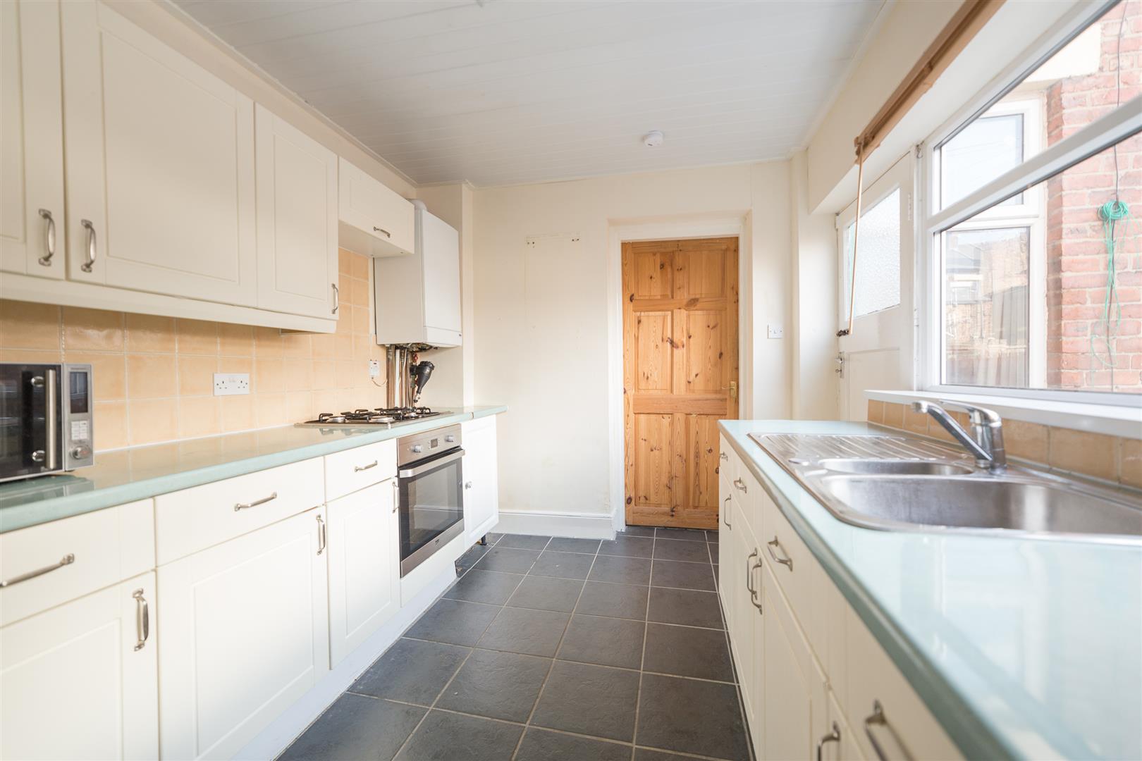 2 bed flat to rent in Simonside Terrace, Heaton - Property Image 1