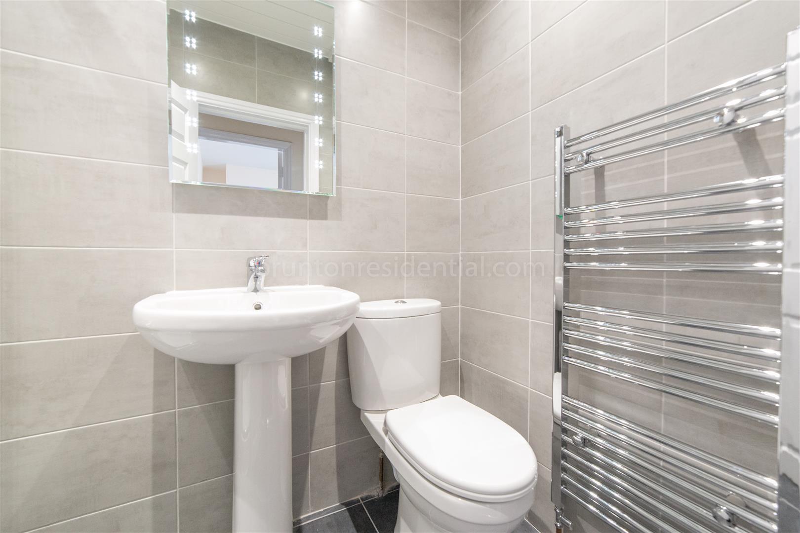 4 bed flat to rent in Coast Road, Heaton 5