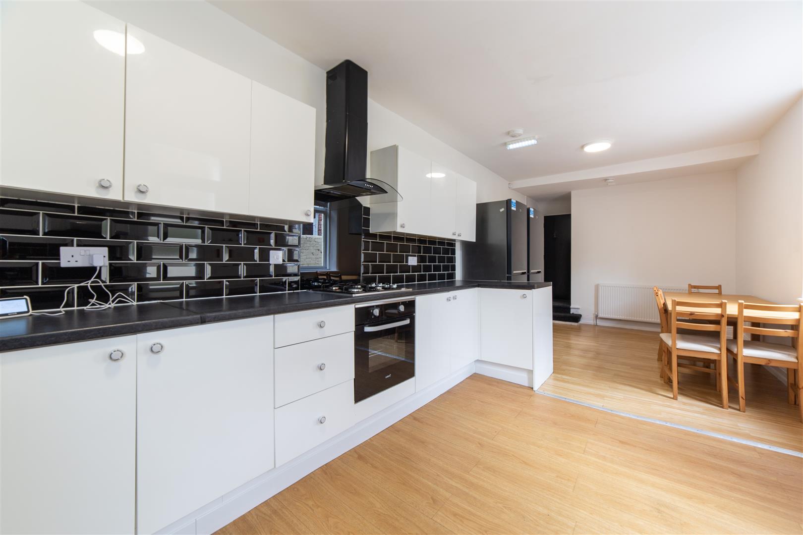 7 bed terraced house to rent in Simonside Terrace, Heaton  - Property Image 6