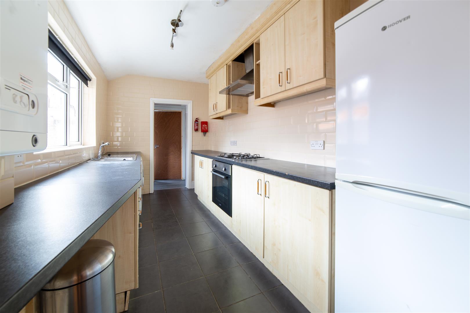 5 bed terraced house to rent in Biddlestone Road, Heaton  - Property Image 3