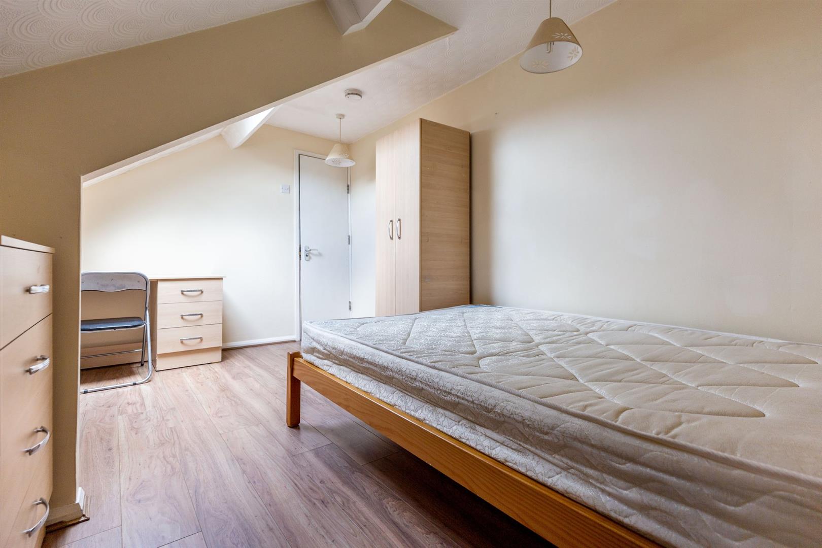 5 bed maisonette to rent in Warton Terrace, Heaton 16