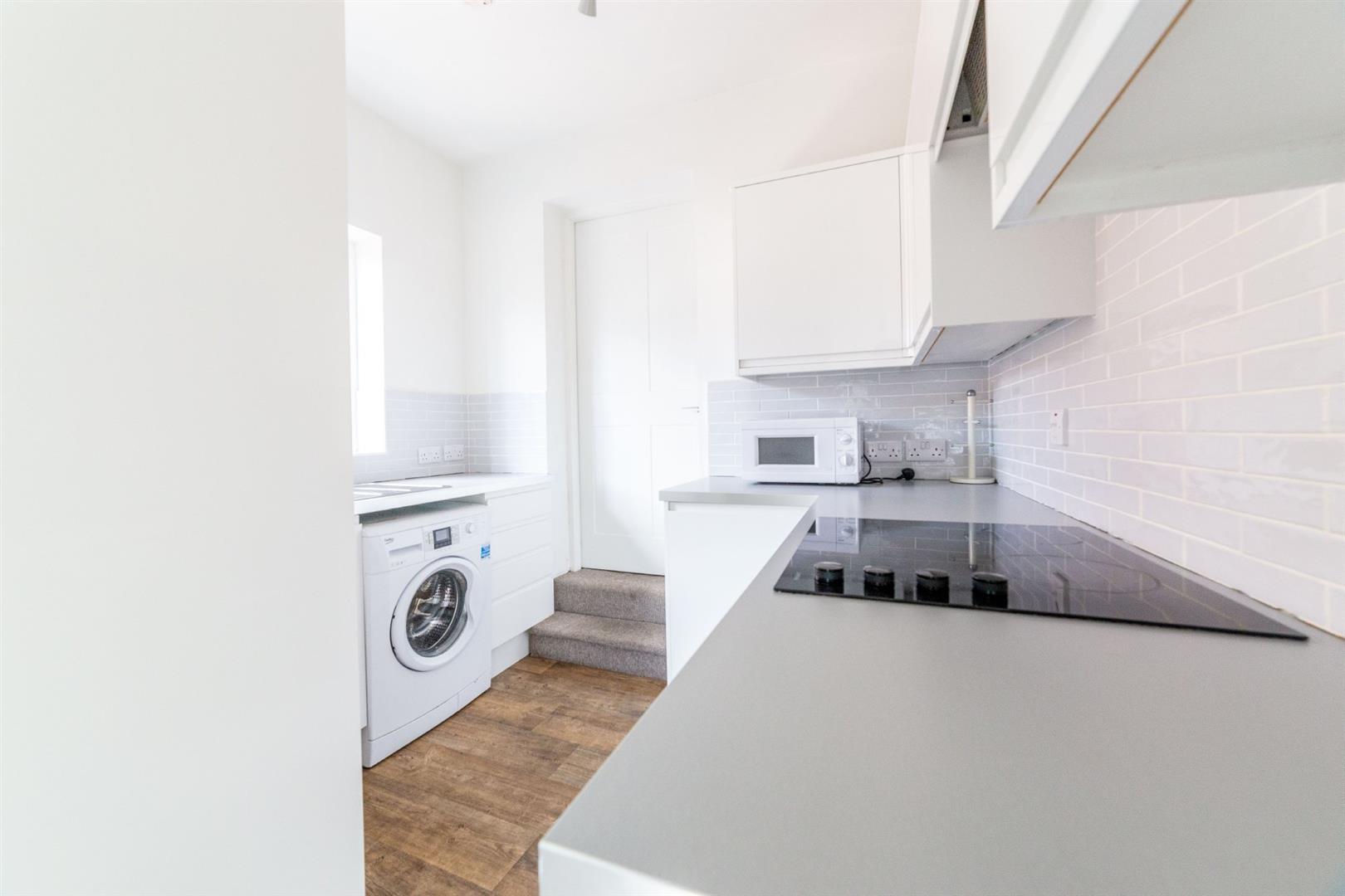 3 bed flat to rent in Whitefield Terrace, Heaton 13
