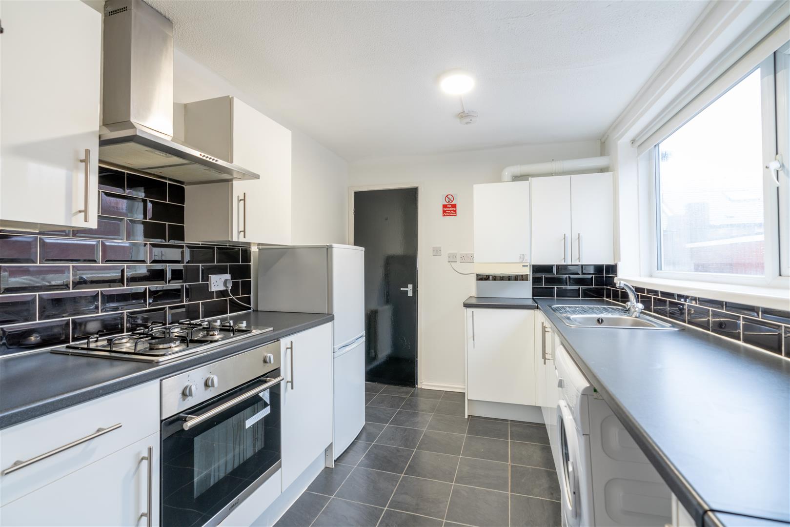 2 bed flat to rent in Croydon Road, Arthurs Hill  - Property Image 1