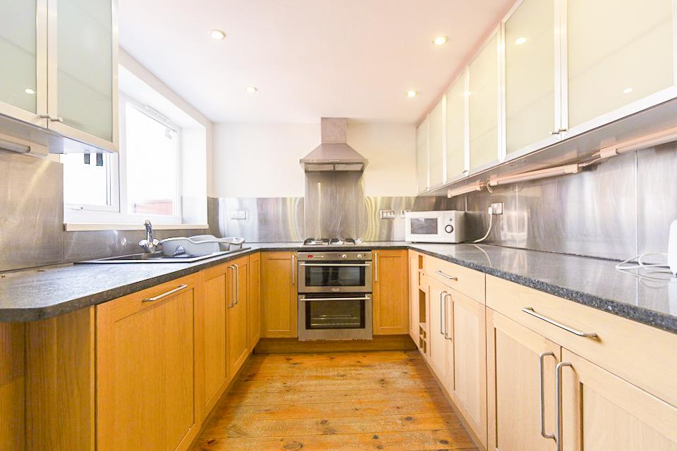 6 bed terraced house to rent in Gladstone Terrace, Sandyford  - Property Image 3