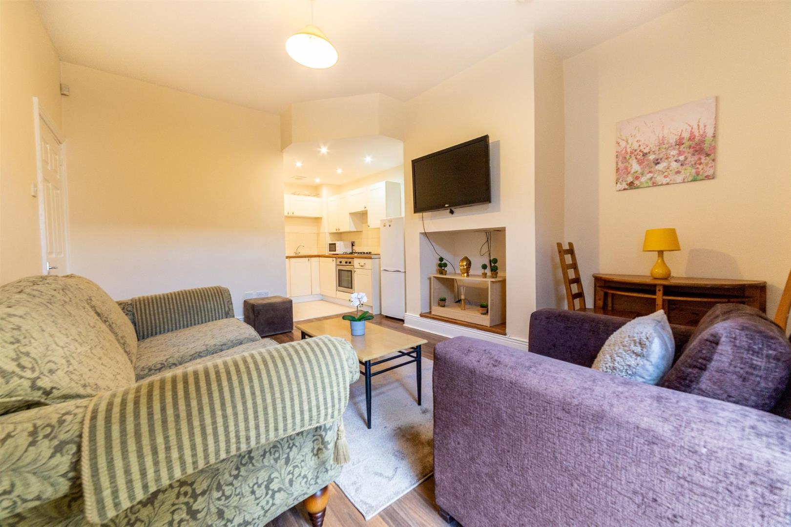 3 bed flat to rent in Rothbury Terrace, Heaton, NE6 