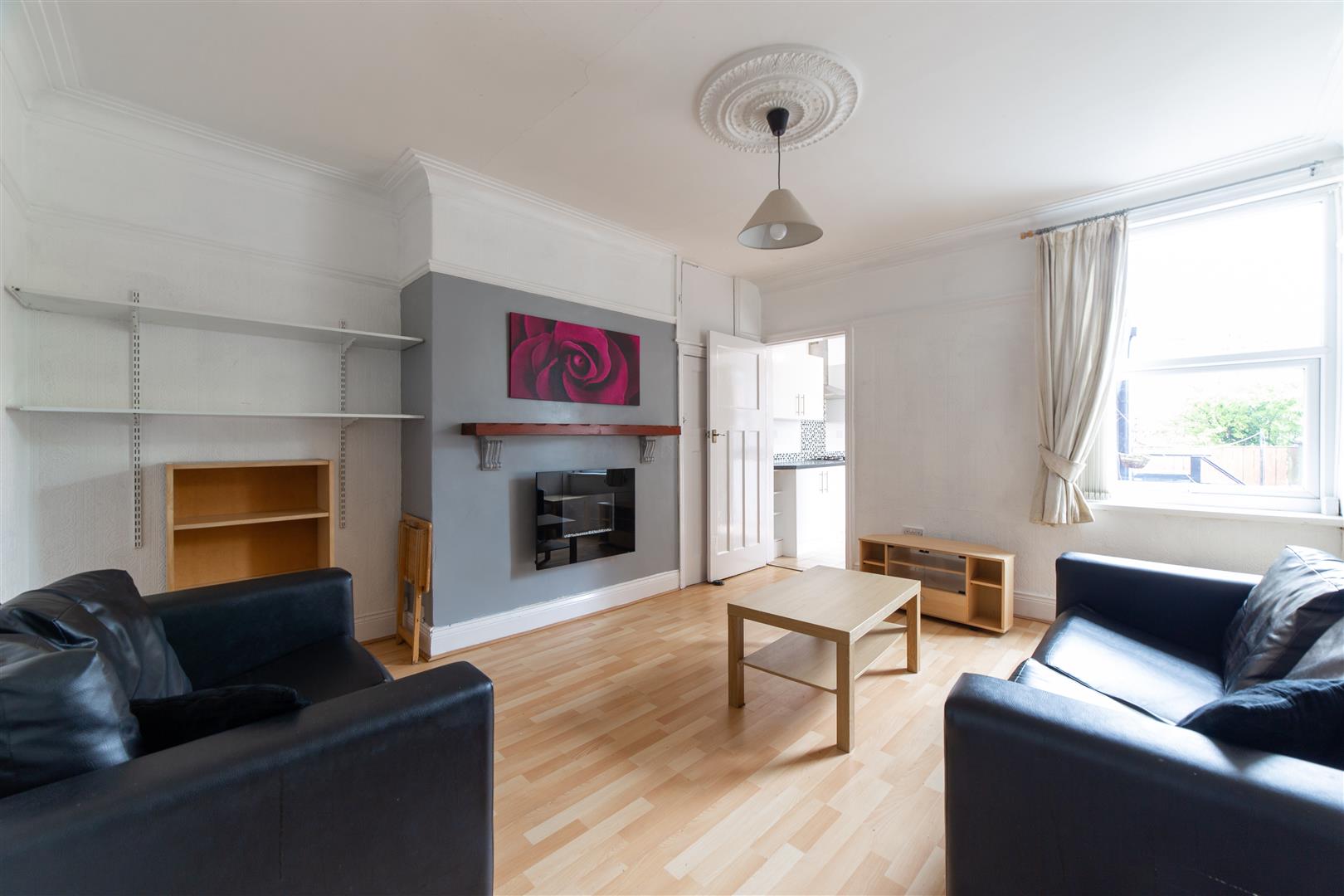 2 bed flat to rent in Rothbury Terrace, Newcastle Upon Tyne - Property Image 1
