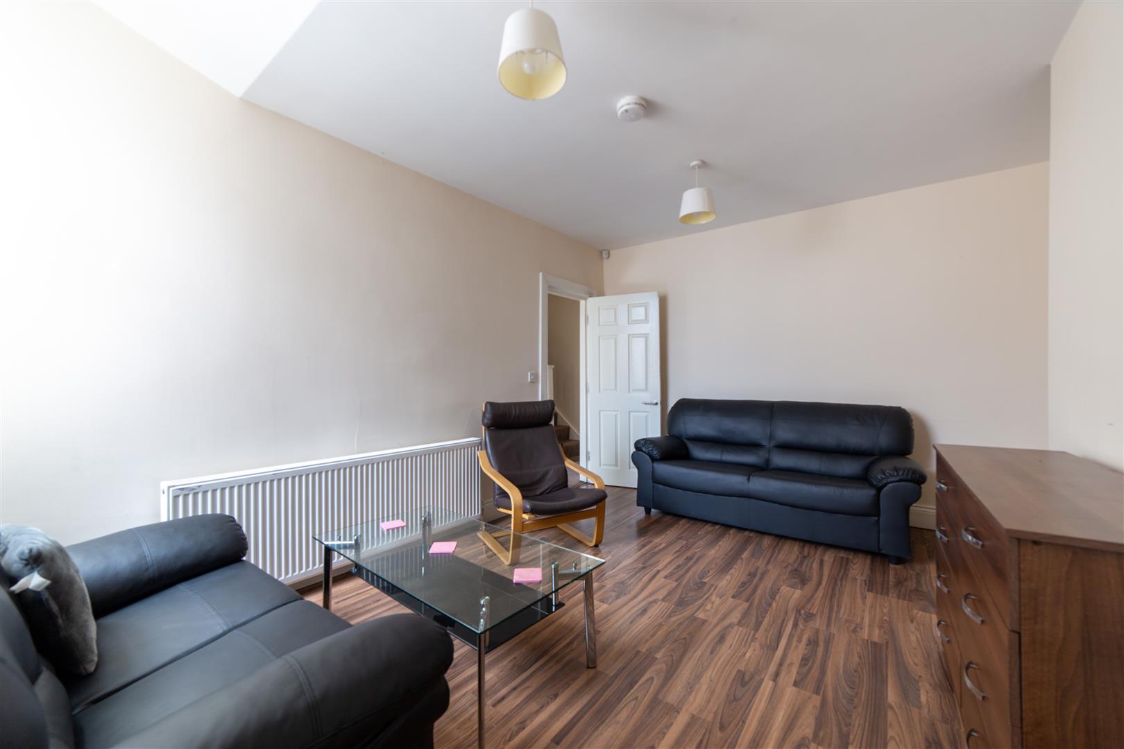 4 bed maisonette to rent in Biddlestone Road, Newcastle Upon Tyne  - Property Image 5