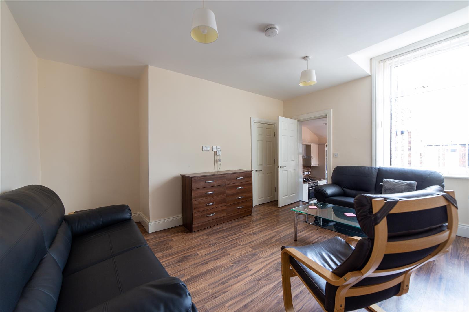 4 bed maisonette to rent in Biddlestone Road, Newcastle Upon Tyne  - Property Image 4