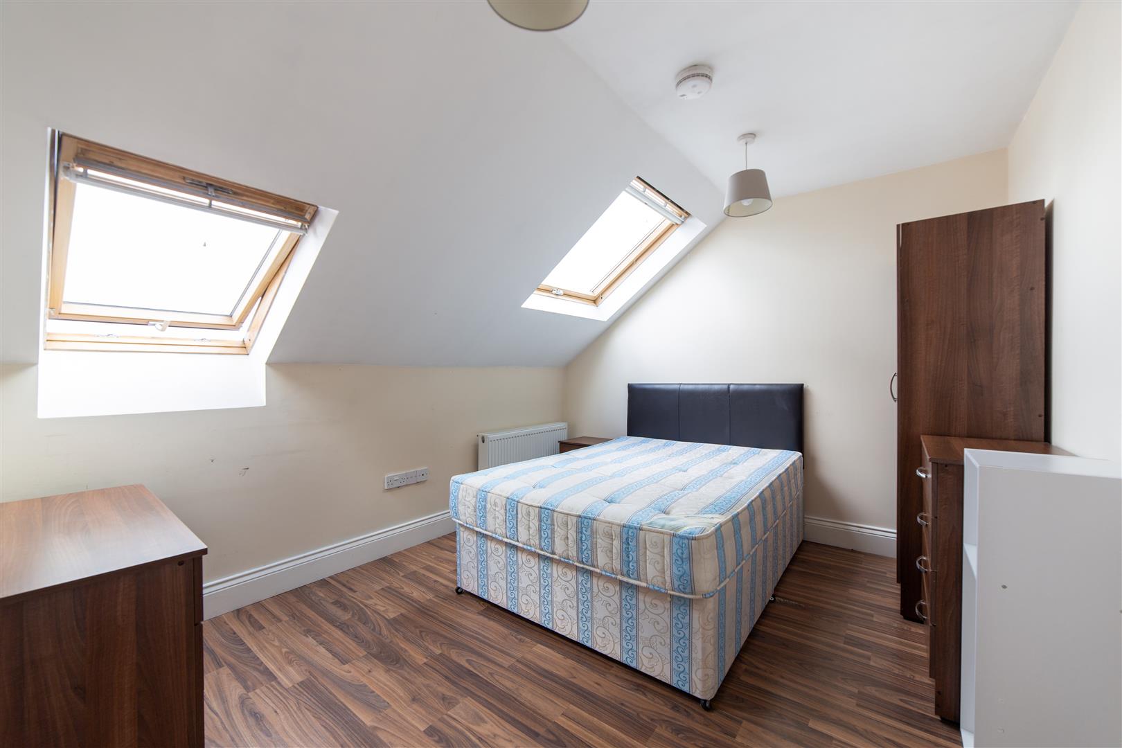 4 bed maisonette to rent in Biddlestone Road, Newcastle Upon Tyne  - Property Image 10