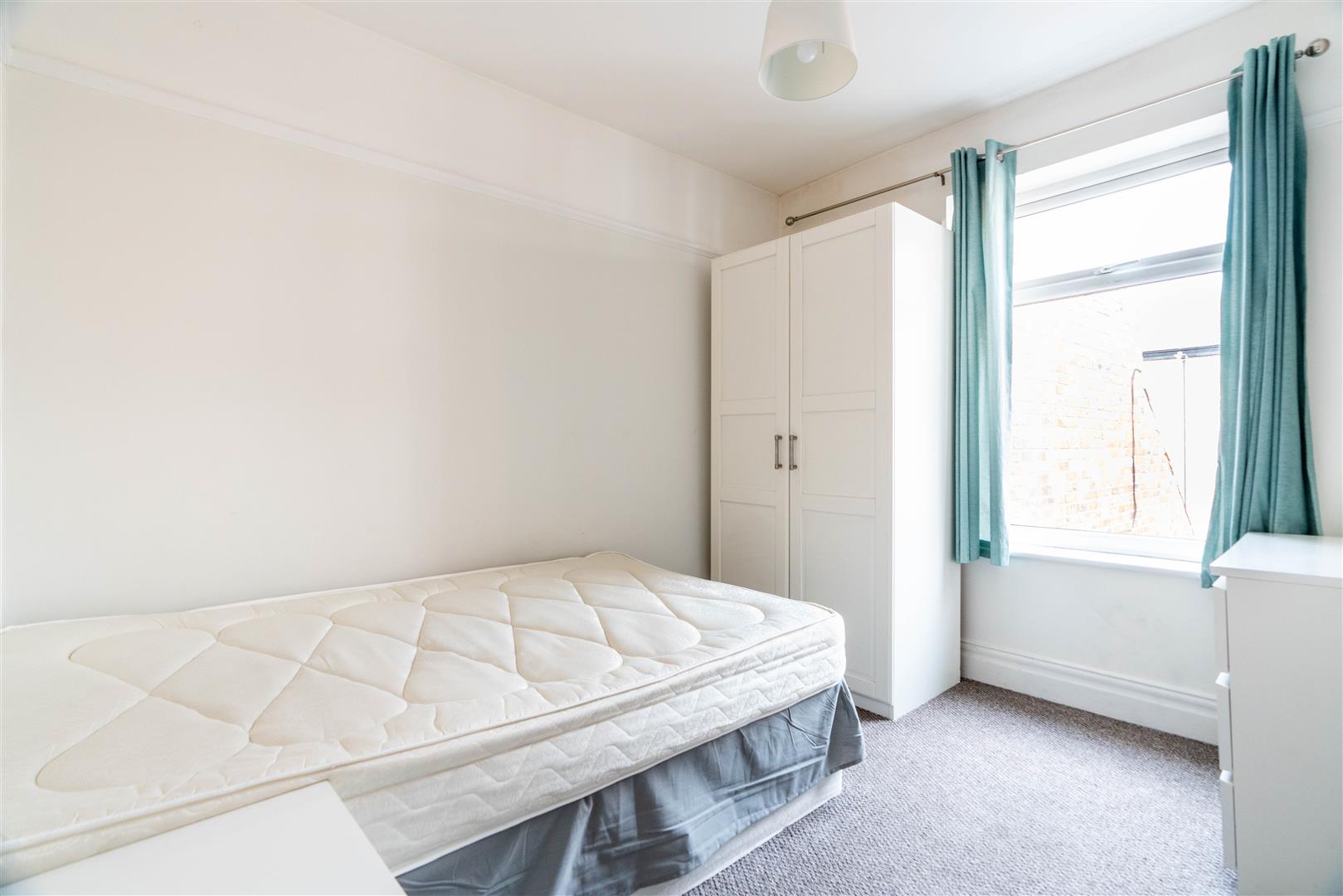 3 bed flat to rent in Whitefield Terrace, Heaton 10