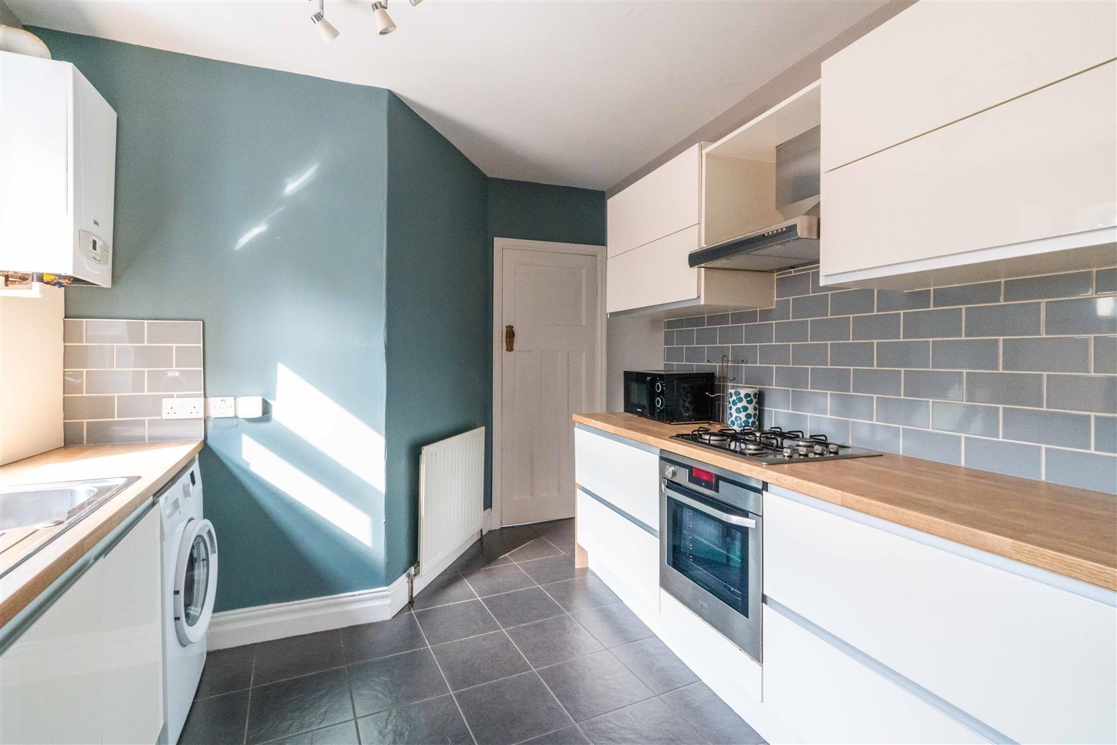 3 bed flat to rent in Whitefield Terrace, Heaton 1