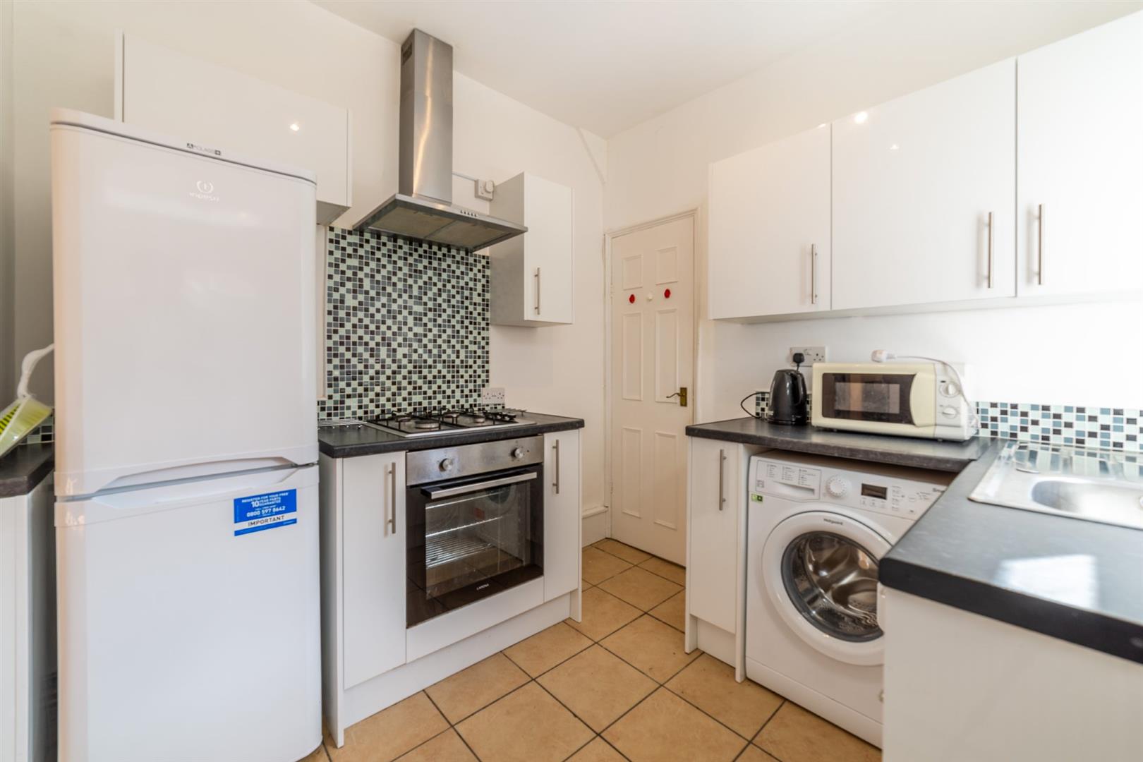 3 bed flat to rent in Sackville Road, Newcastle Upon Tyne  - Property Image 2