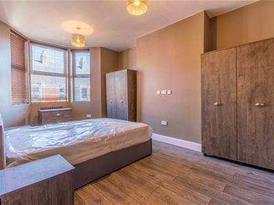 2 bed flat to rent in Warton Terrace, Heaton, NE6 