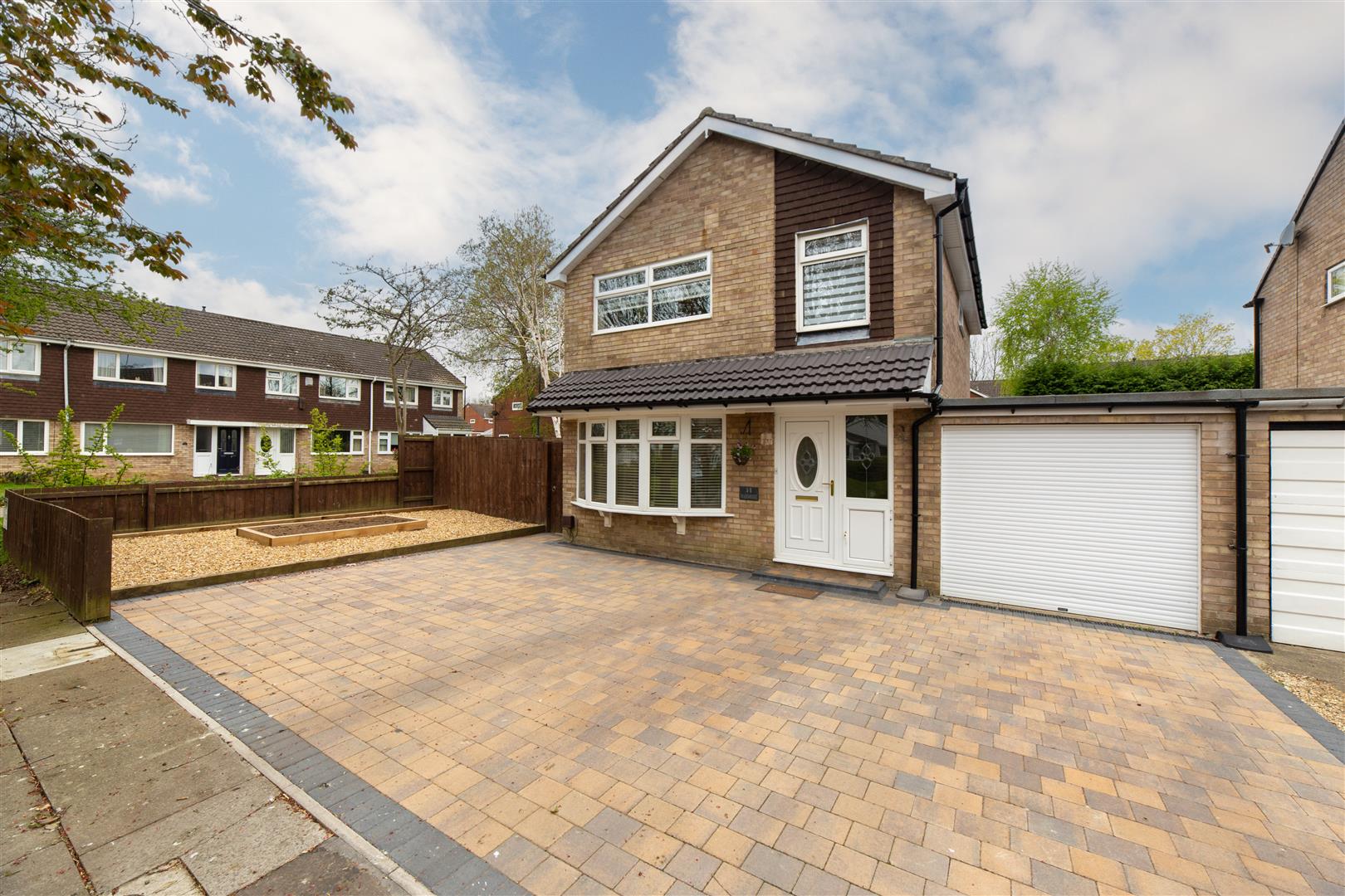3 bed detached house for sale in Yeadon Court, Kingston Park, NE3 