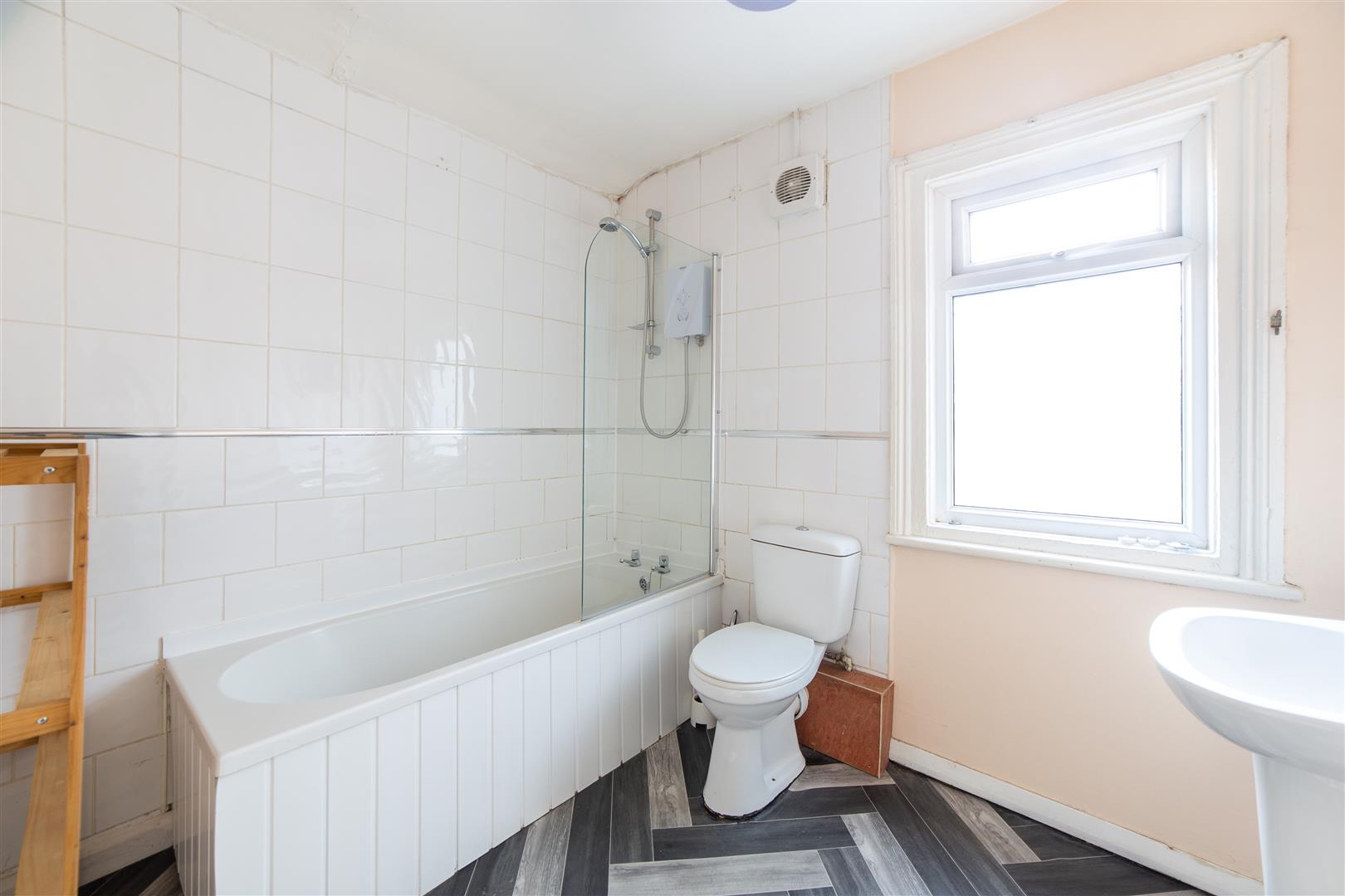 4 bed terraced house to rent in Chillingham Road, Newcastle Upon Tyne  - Property Image 11