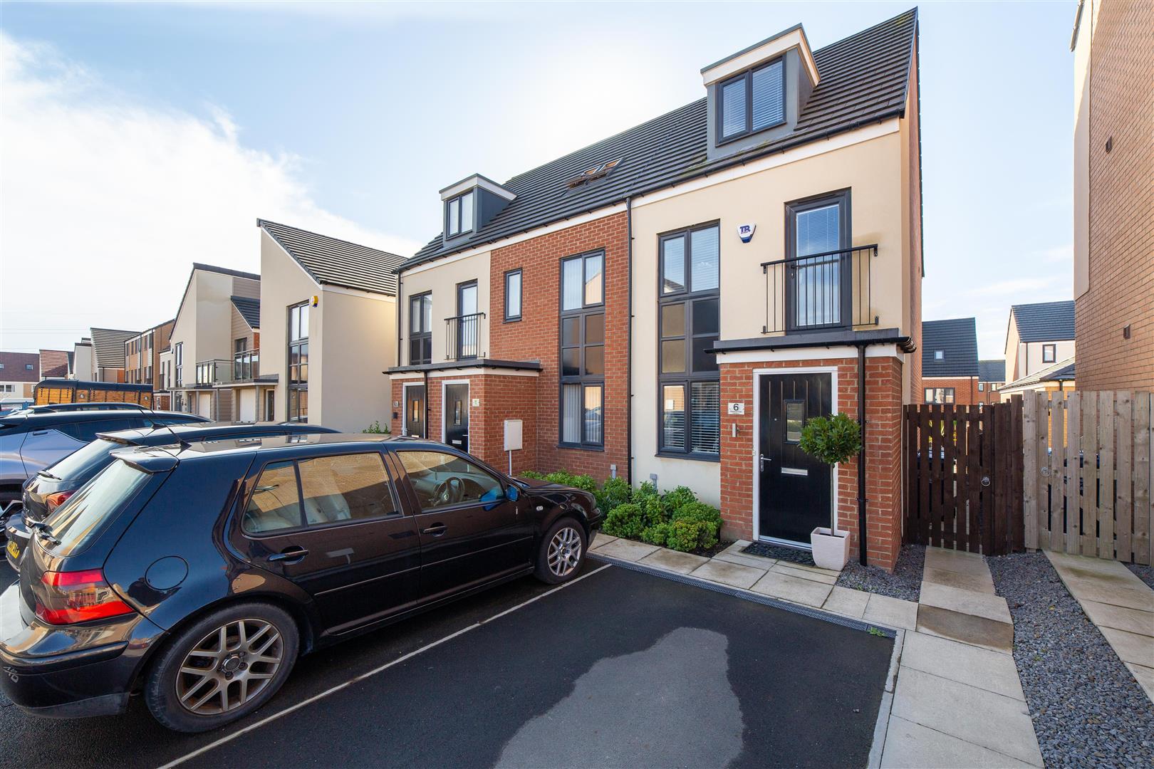 3 bed town house for sale in Elmwood Park Gardens, Newcastle Upon Tyne - Property Image 1