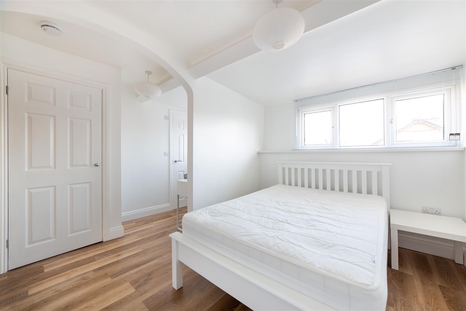 4 bed apartment to rent in Queens Road, Jesmond  - Property Image 6