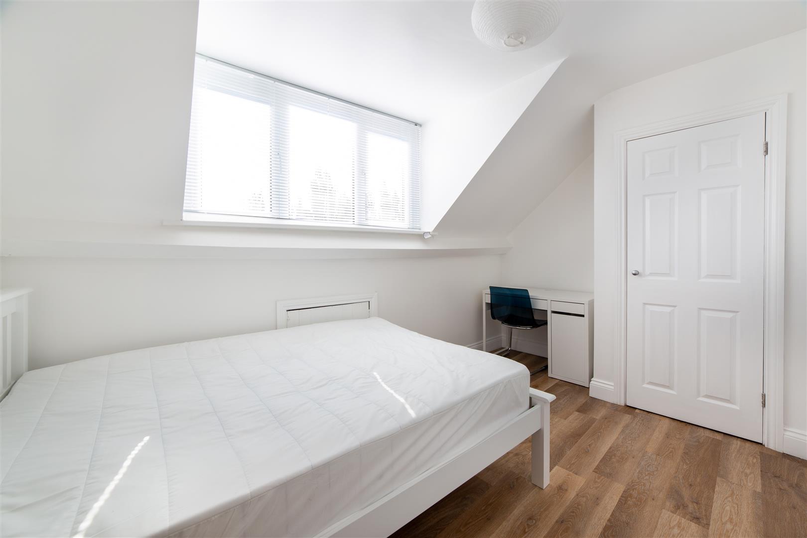 4 bed apartment to rent in Queens Road, Jesmond 10