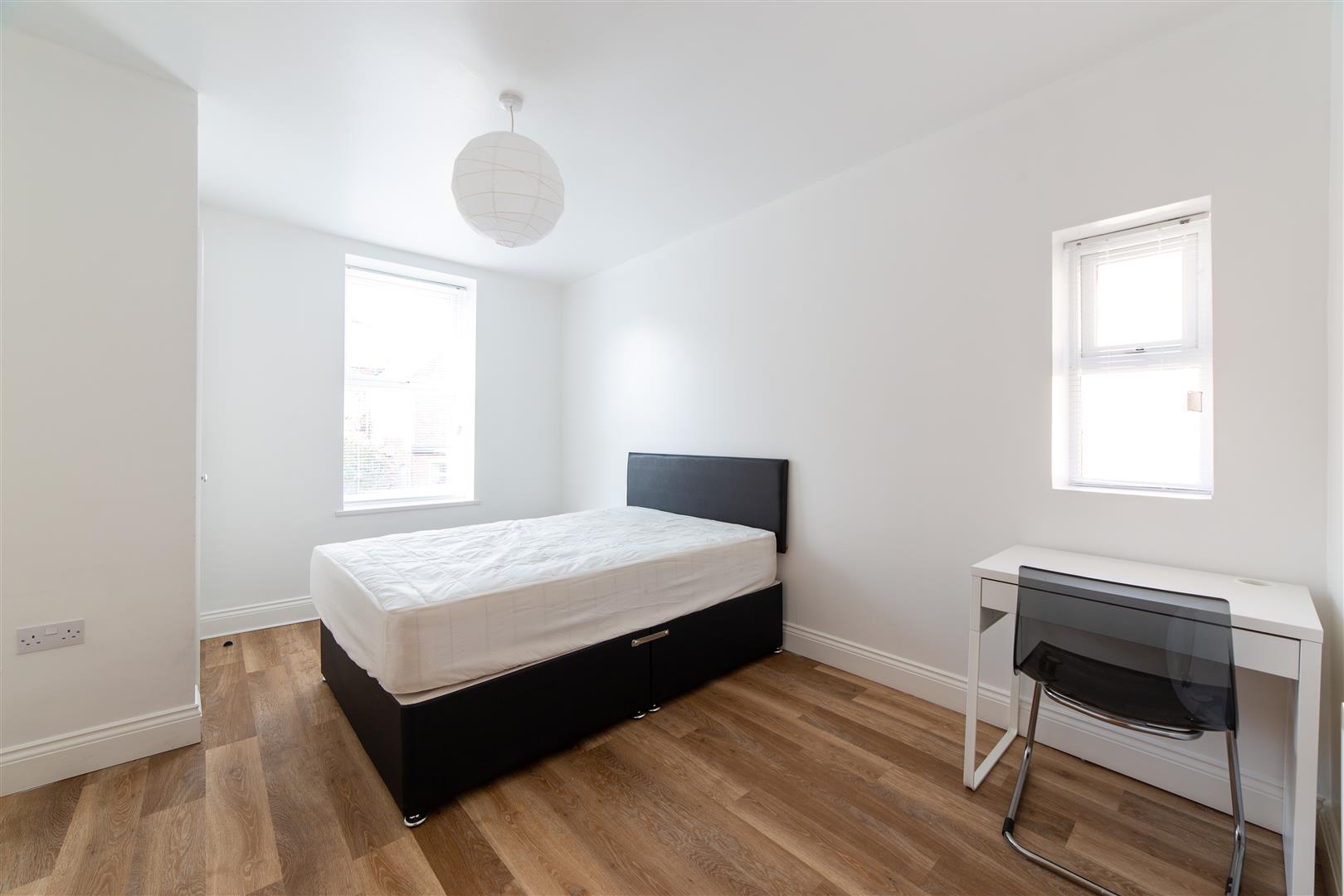 2 bed apartment to rent in Queens Road, Jesmond  - Property Image 5