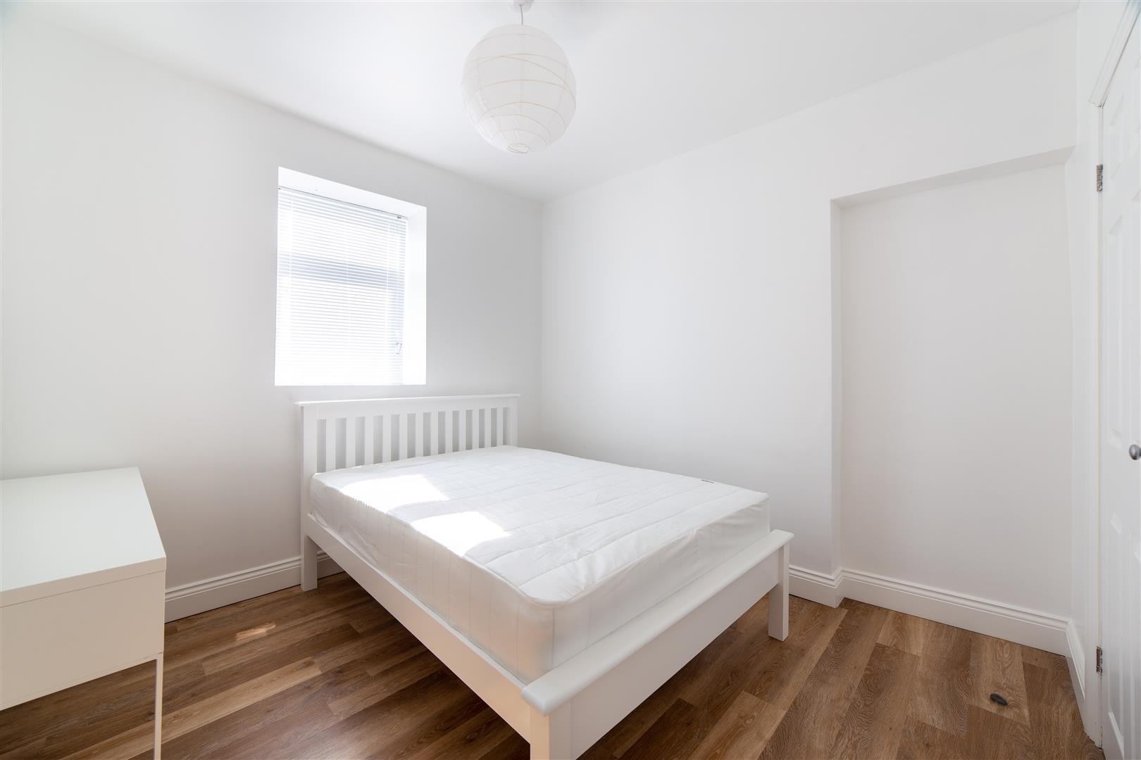 2 bed apartment to rent in Queens Road, Jesmond 6