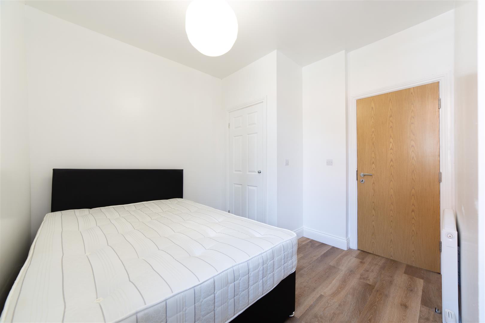 4 bed apartment to rent in Queens Road, Jesmond 6