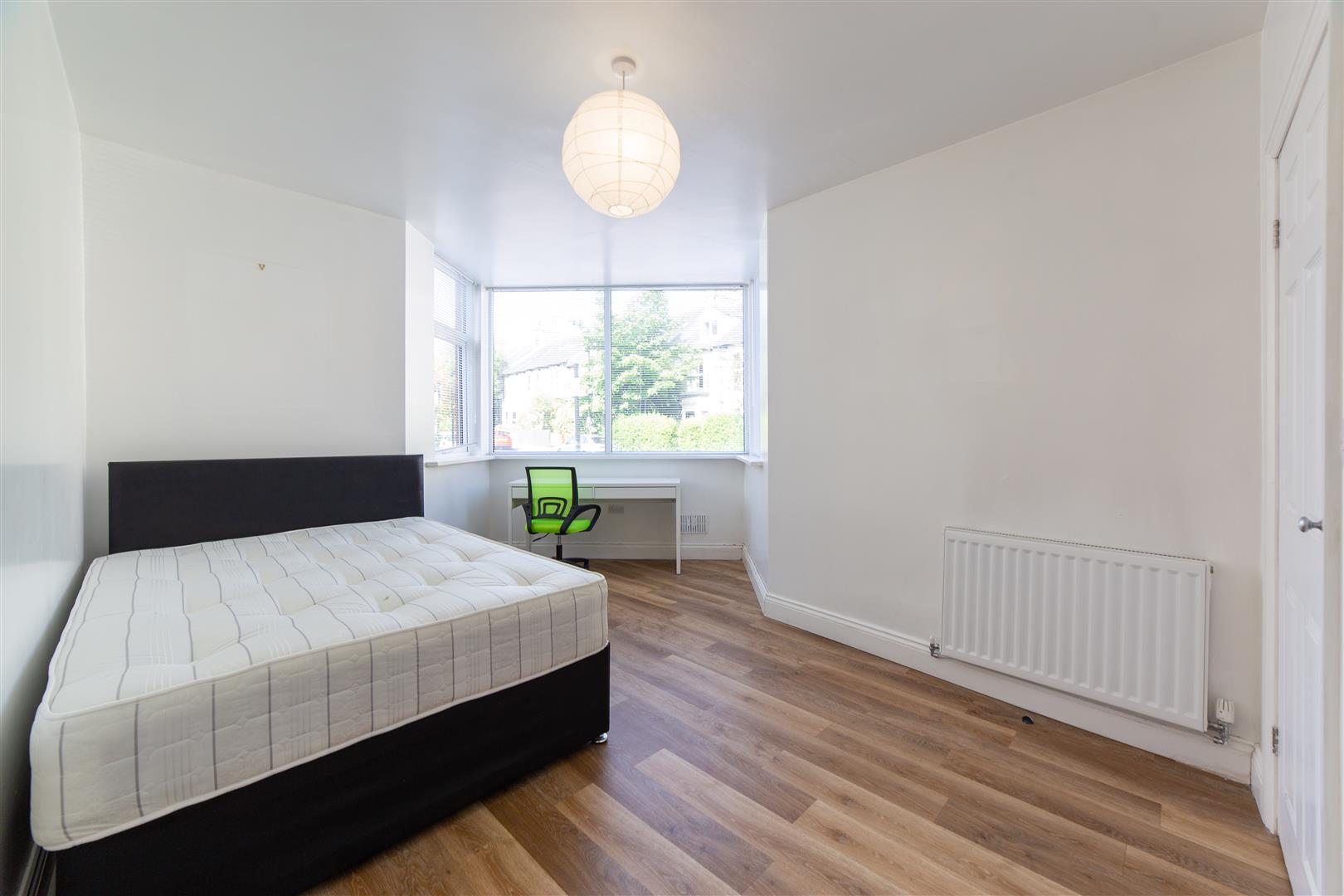 4 bed apartment to rent in Queens Road, Jesmond  - Property Image 4