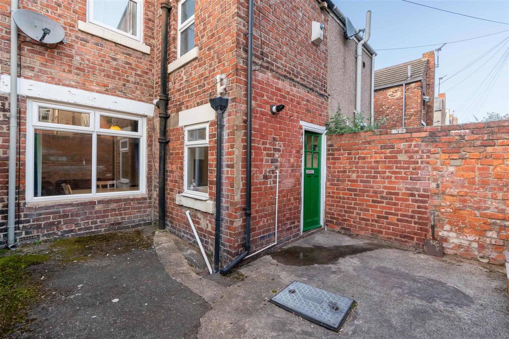4 bed terraced house to rent in Warwick Street, Heaton  - Property Image 8