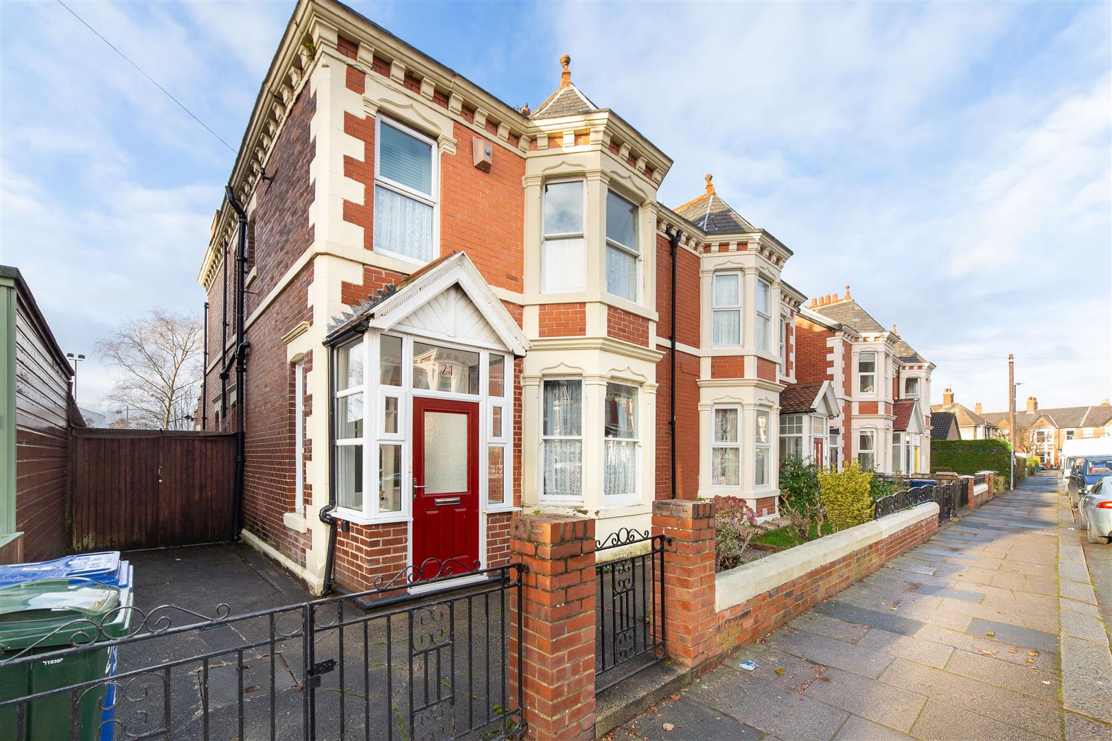 4 bed semi-detached house for sale in Sefton Avenue, Heaton 0