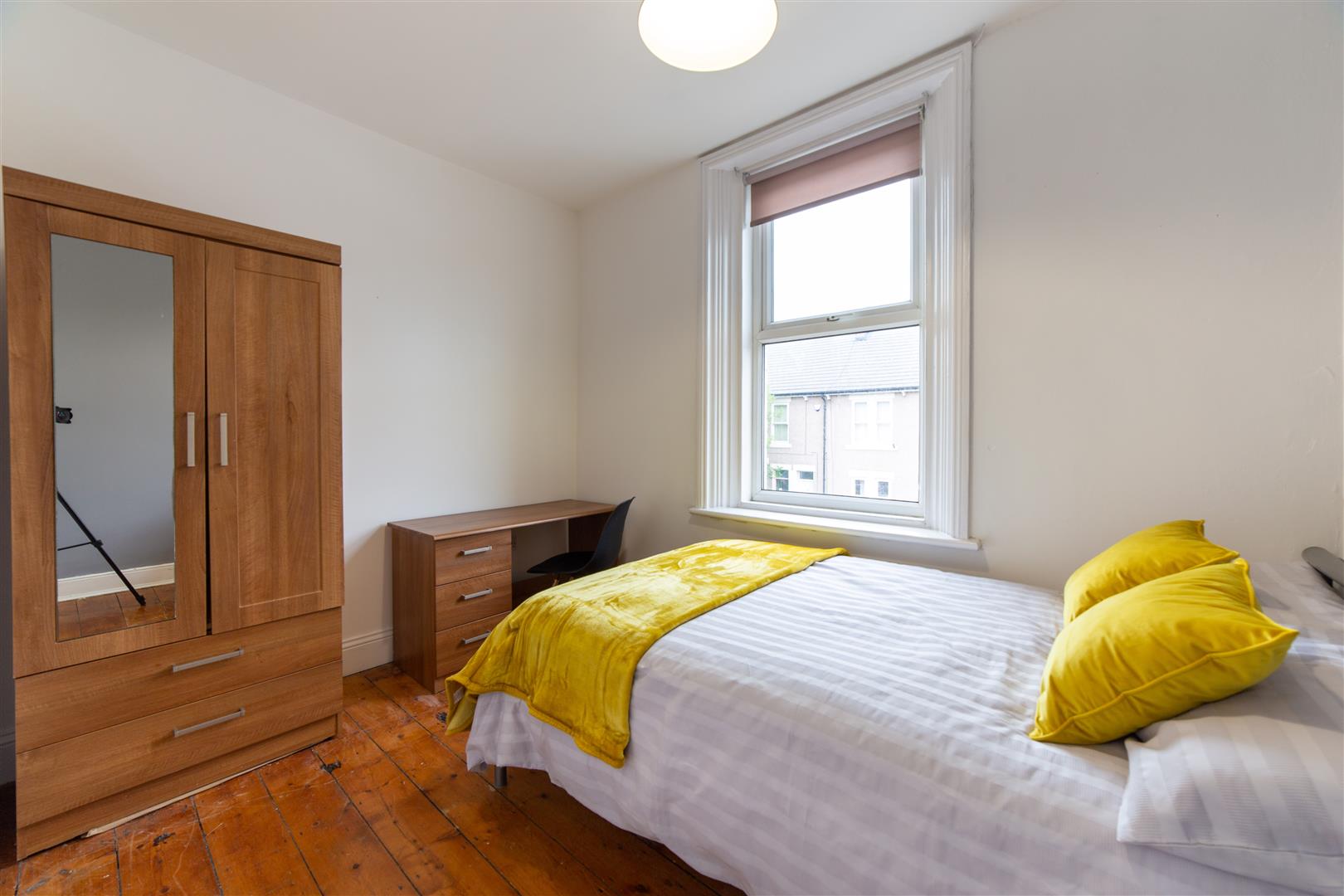 3 bed flat to rent in Bolingbroke Street, Heaton 8