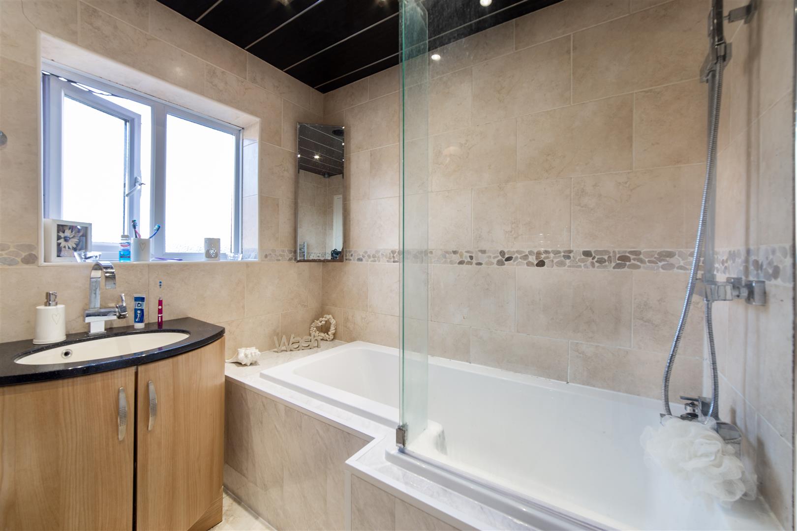 4 bed semi-detached house for sale in Oswin Court, Newcastle Upon Tyne  - Property Image 3