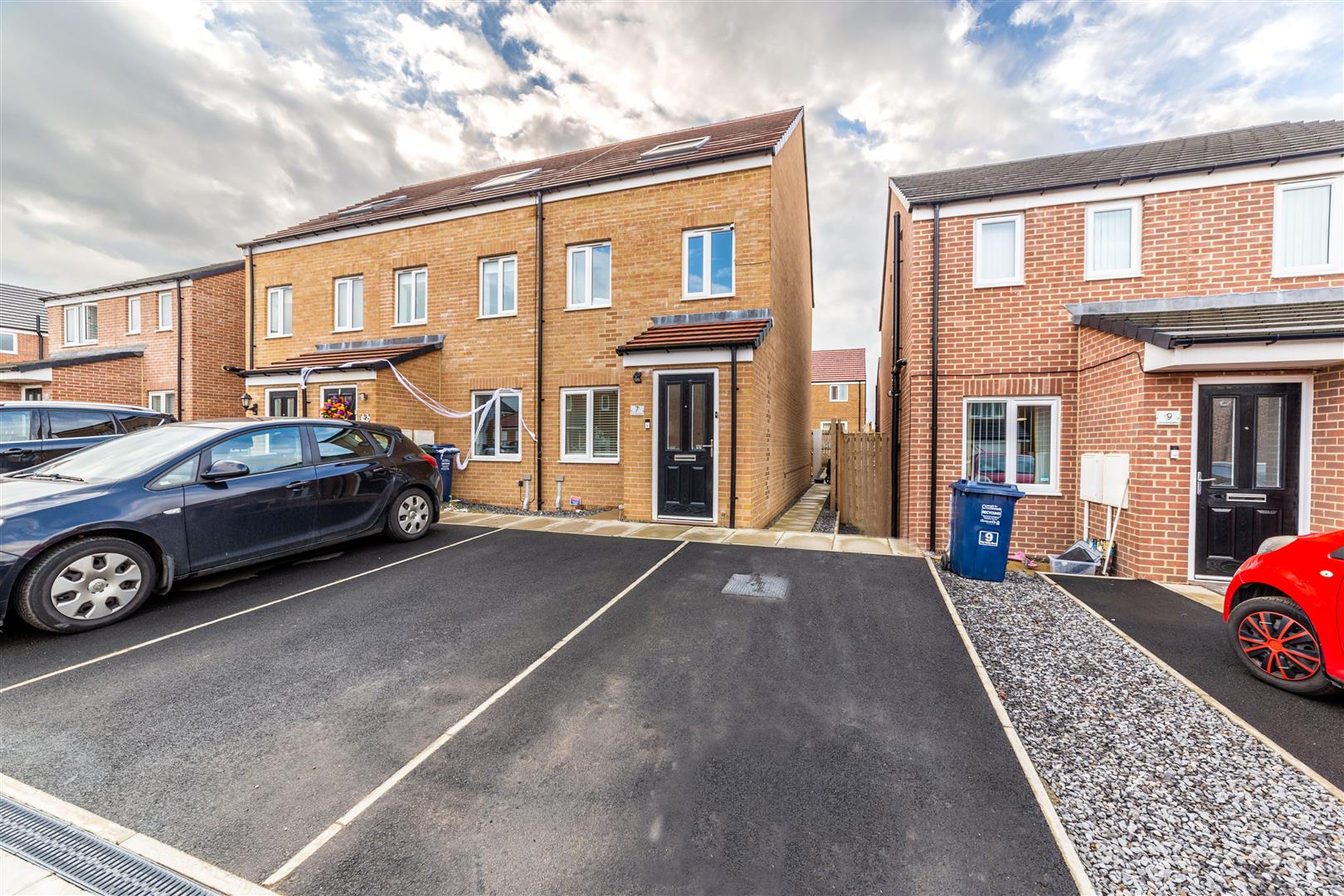 3 bed town house for sale in Pine Valley Mews, Newcastle Upon Tyne - Property Image 1