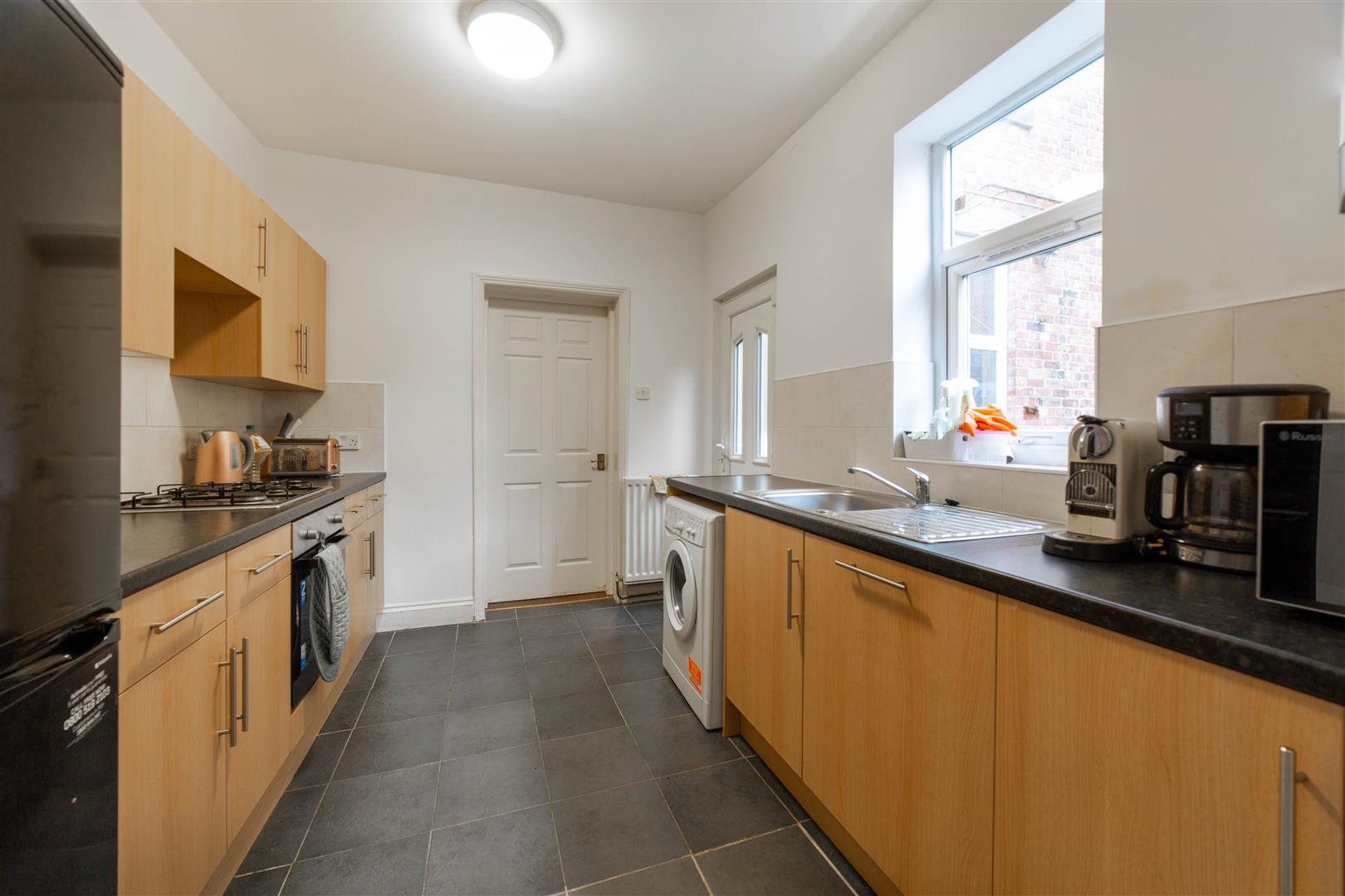 2 bed flat to rent in Ashleigh Grove, Jesmond 2