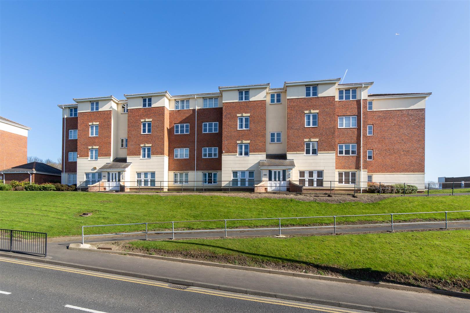 2 bed flat for sale in Regency Apartments, Killingworth - Property Image 1